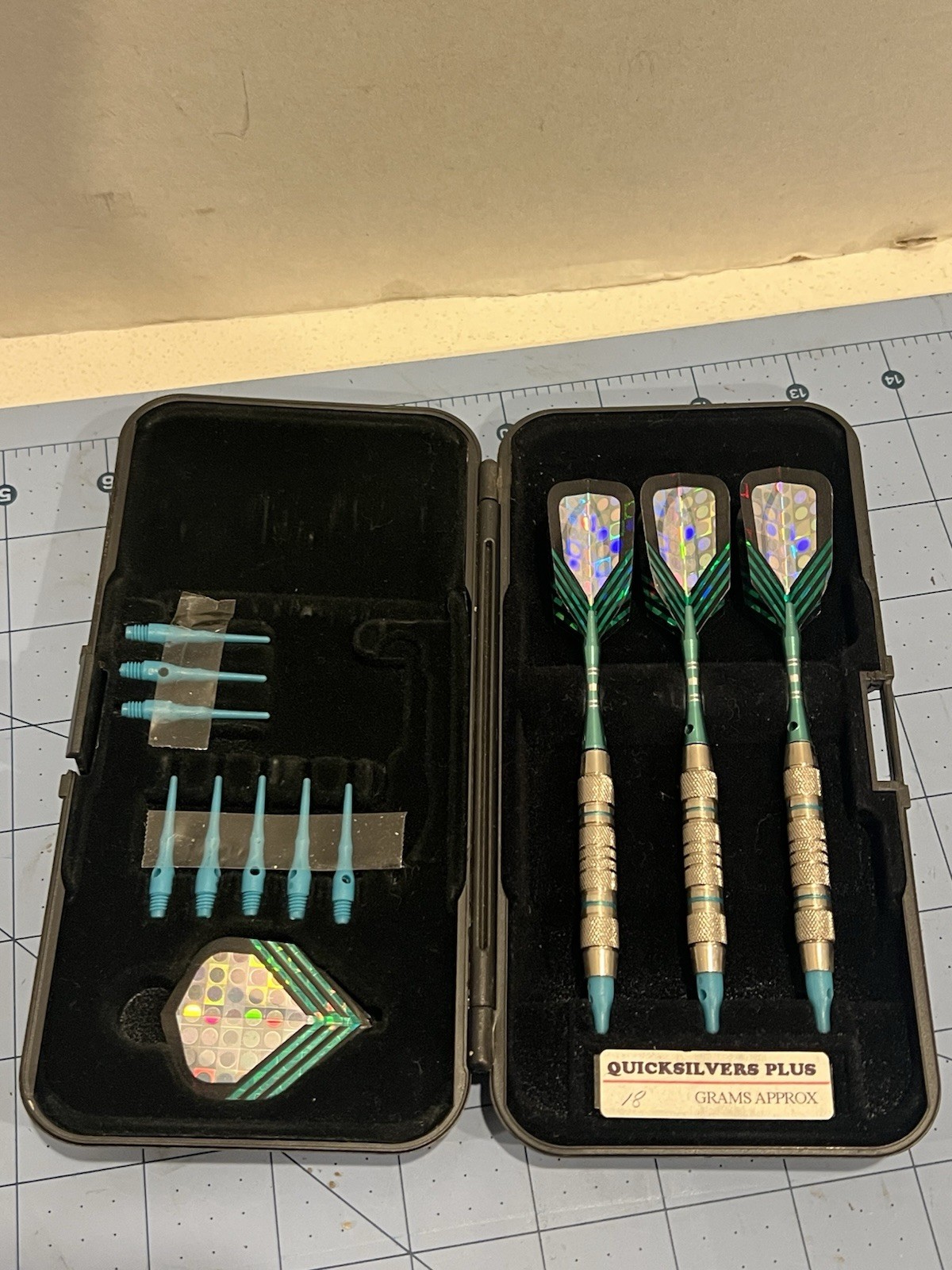 QUICKSILVER 18 Gram Teal Soft Tip Tungsten Darts Case Accessories 3 Quicksilvers