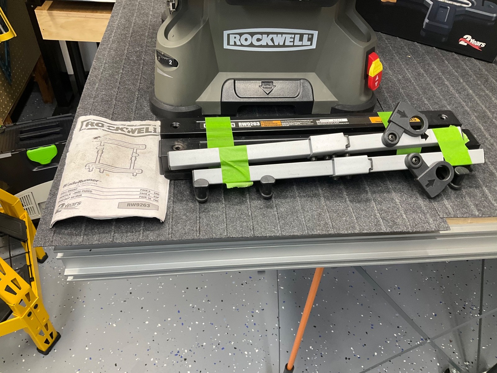 Rockwell BladeRunner RK7320 Tabletop | Portable Multi-Purpose Jigsaw w extras!