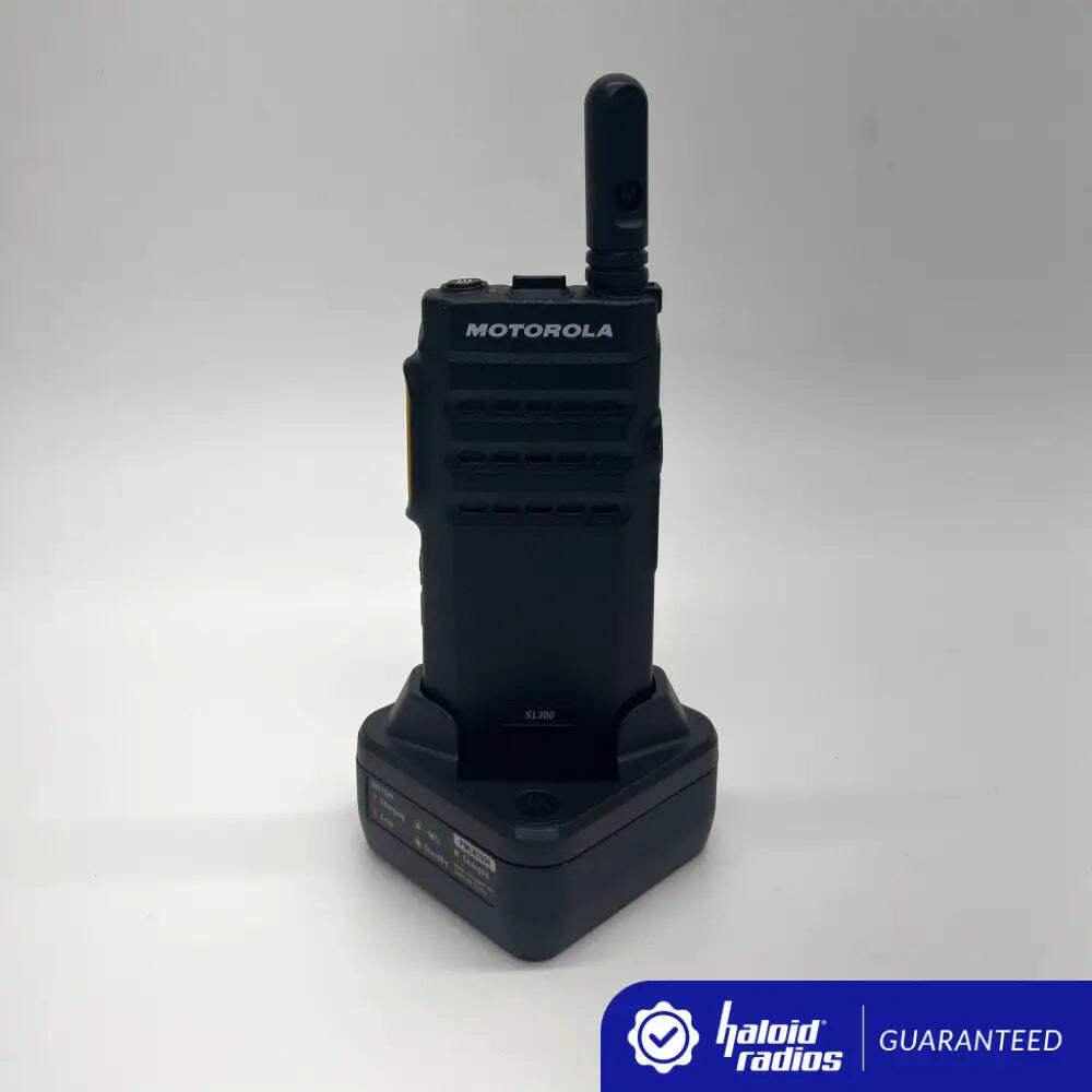 Motorola SL300 AAH88QCP9JA2AN MotoTRBO UHF 99 Channel Portable Radio DMR Display