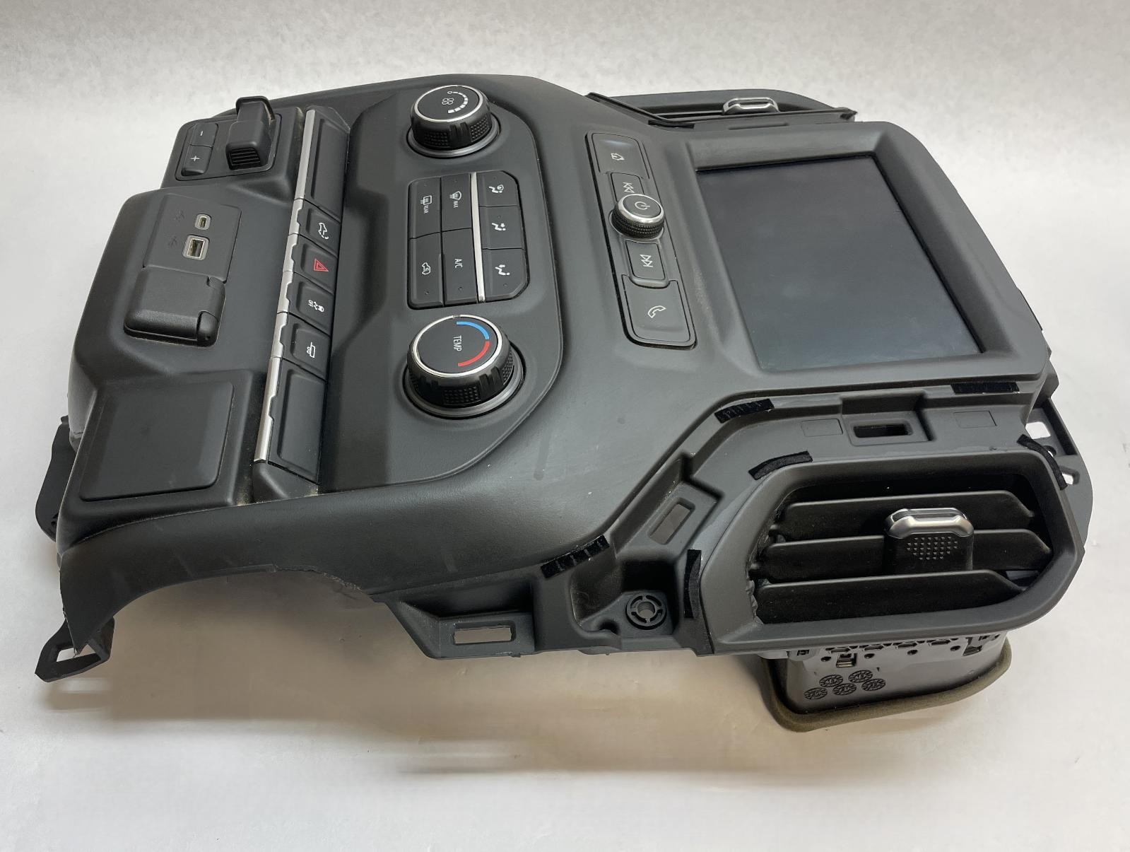 2021 CHEVY SILVERADO 2500 RADIO CONTROL PANEL 8" DISPLAY 84799539 HEAT/AC DASH