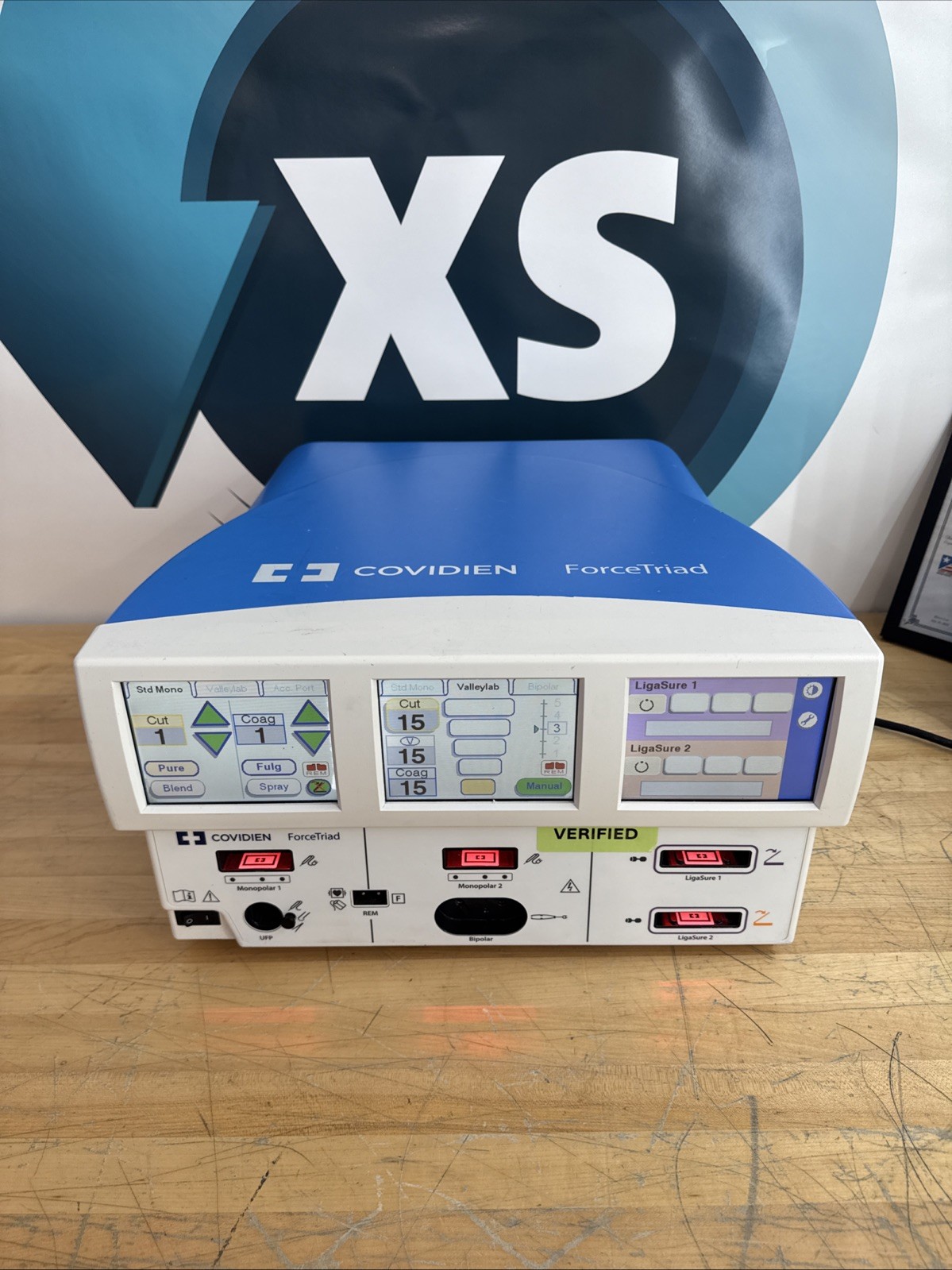 Covidien ValleyLab Force Triad v4.0 Electrosurgical Generator ESU w/ Pedals