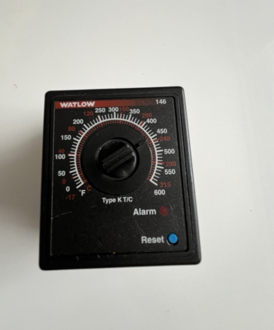 Watlow 146E-1628-1000 Temperature Controller Type K Thermocouple 0-600°F 120VAC