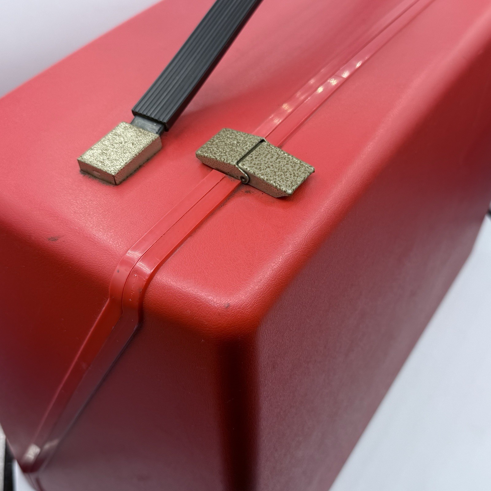 BERNINA 830 Record Sewing Machine Red Hard Case/Foot Pedal Storage/Extension