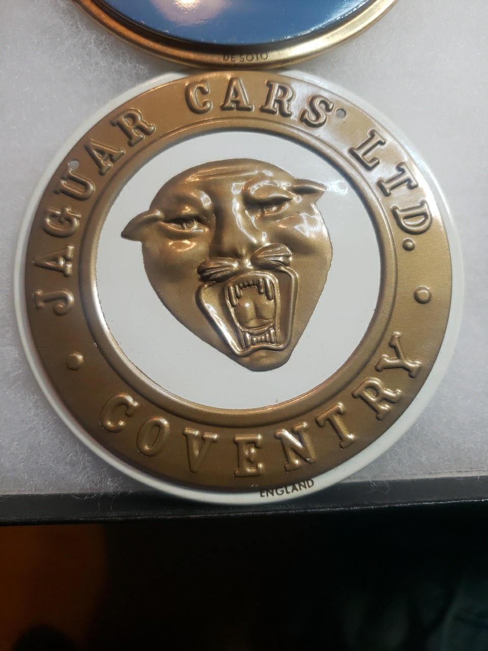 ORIGINAL 1950S WHEATIES CEREAL PREMIUM METAL AUTOMOBILE EMBLEMS SET 14 IN Case