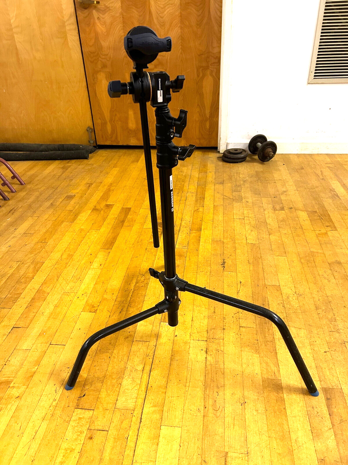 AVENGER A20 16DCB C STAND w 2 EXTENS. 34"-61" & GRIP HD & 17" ARM ON TURTLE BASE