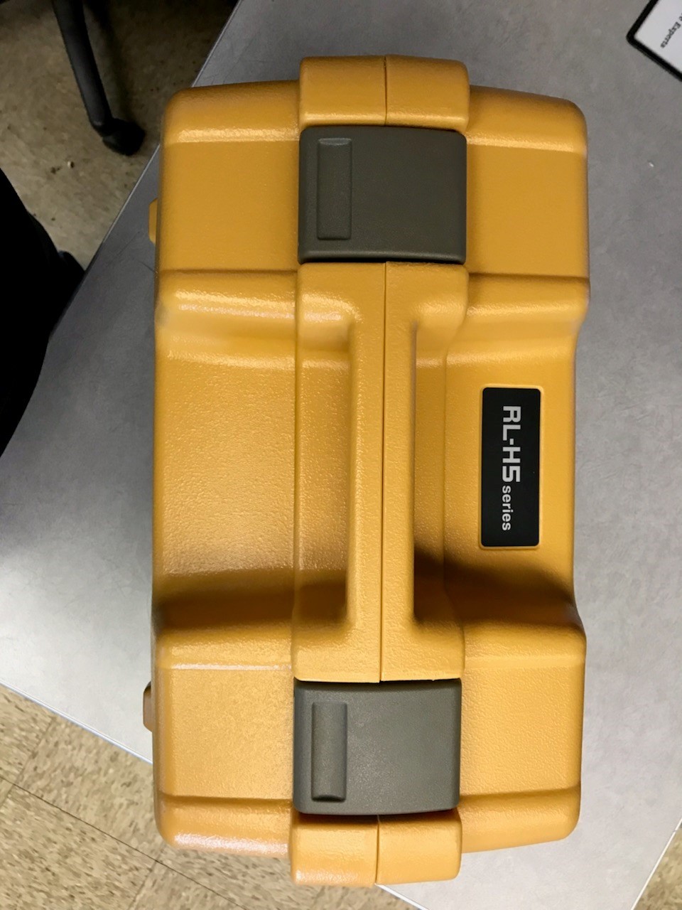 Topcon RL-H5A Auto Laser Level- Alkaline Battery w/ case, rod clamp & detector