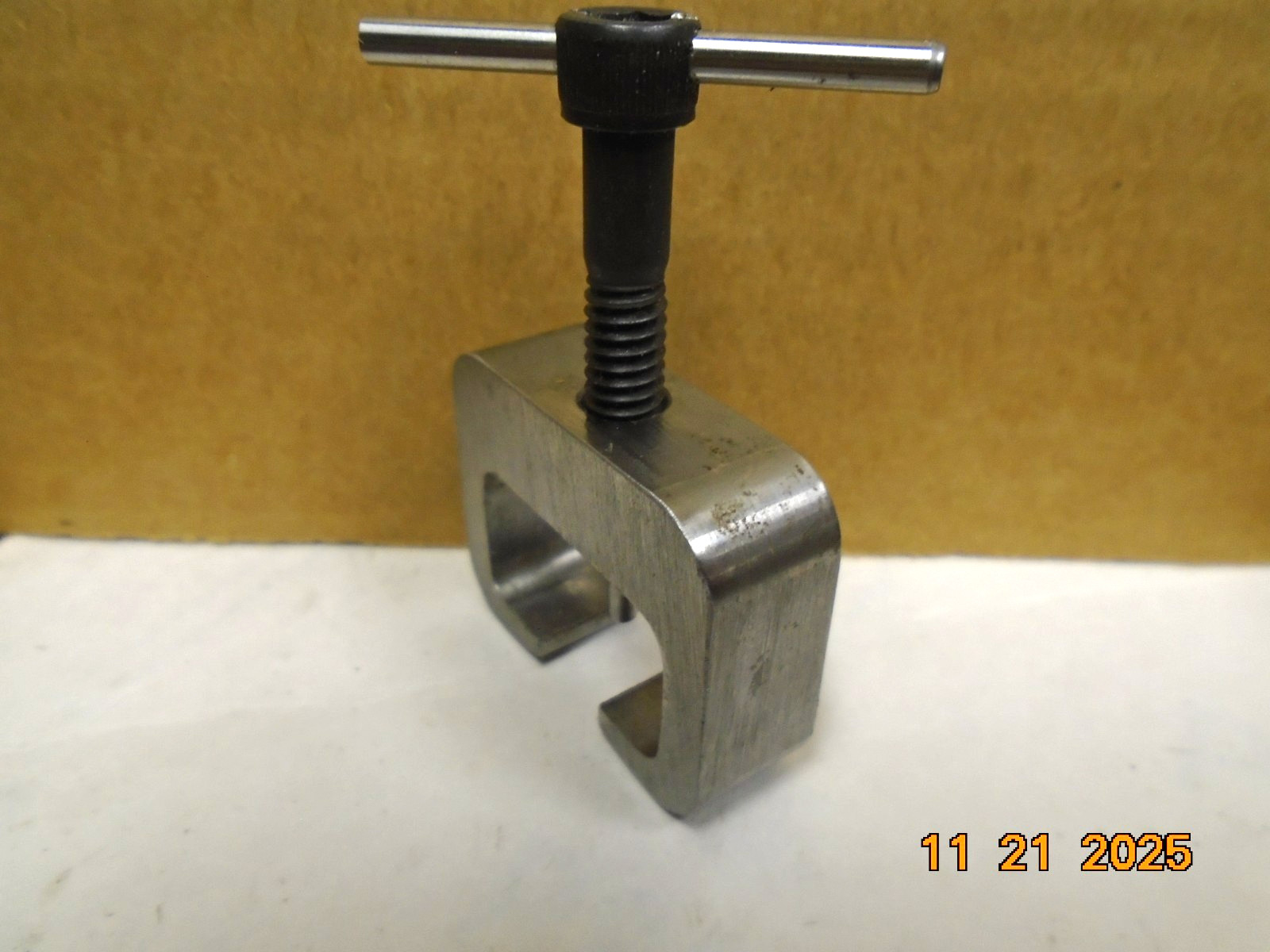 LIONEL SERVICE TOOL ST-311 SMALL WHEEL PULLER HARD STEEL MANY USES SEE PICTURES
