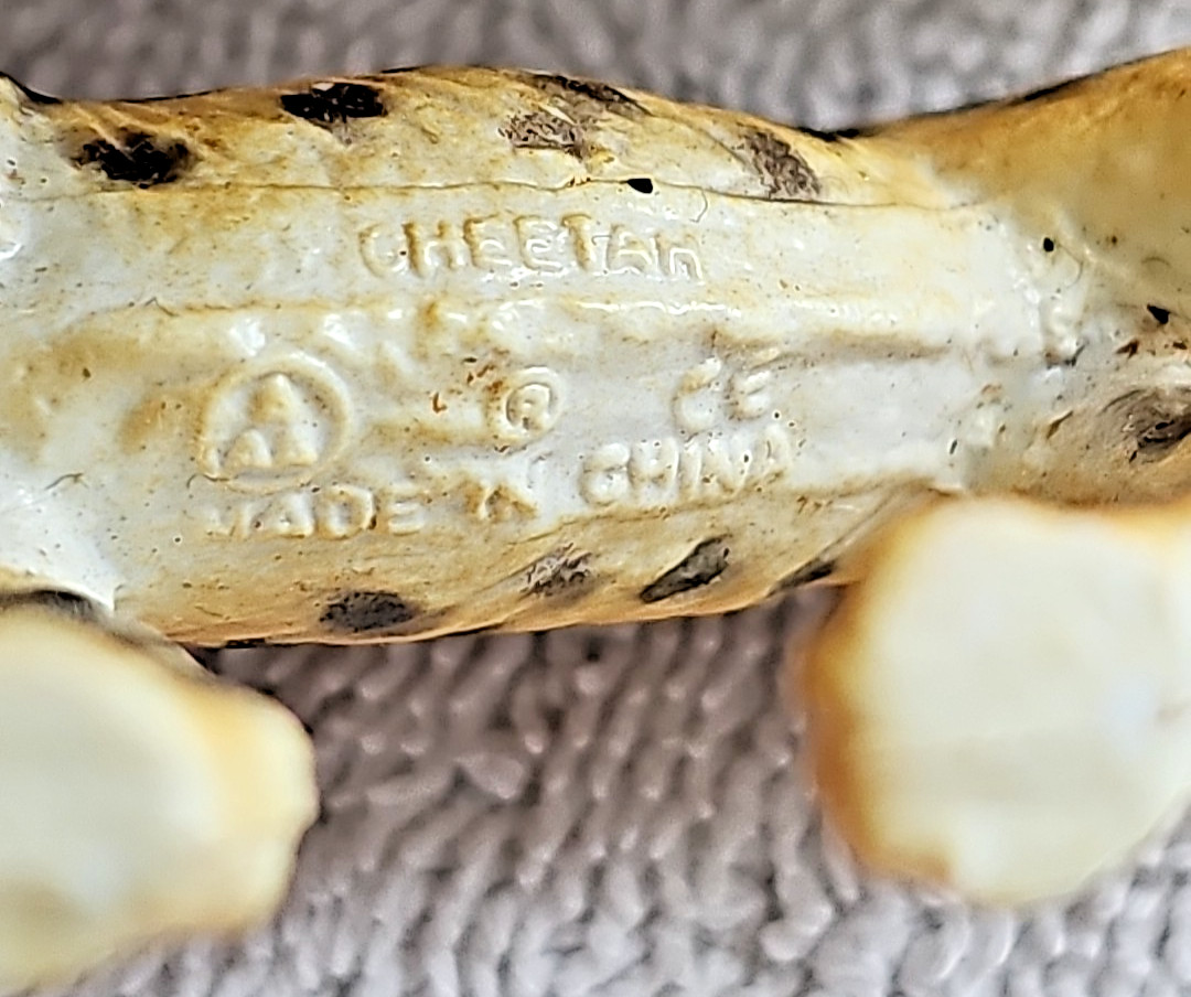 Schleich Scenery Pack Farm Animals + Chickens + Tiger + Leppard