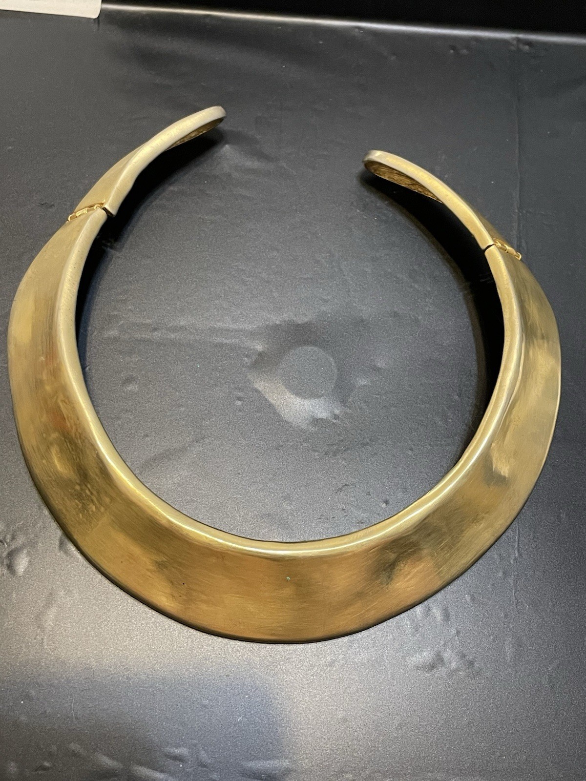 Vtg LES BERNARD Egyptian Revival Hammered Collar Gold Tone Necklace Broken Hinge