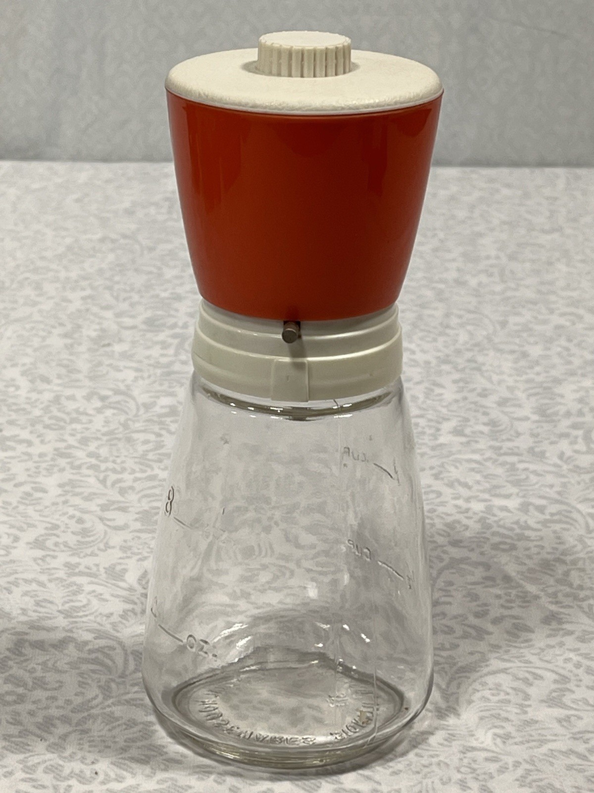 FEDERAL HOUSEWARES Nut Chopper Grinder w/Stainless Blades & Glass Measuring Jar