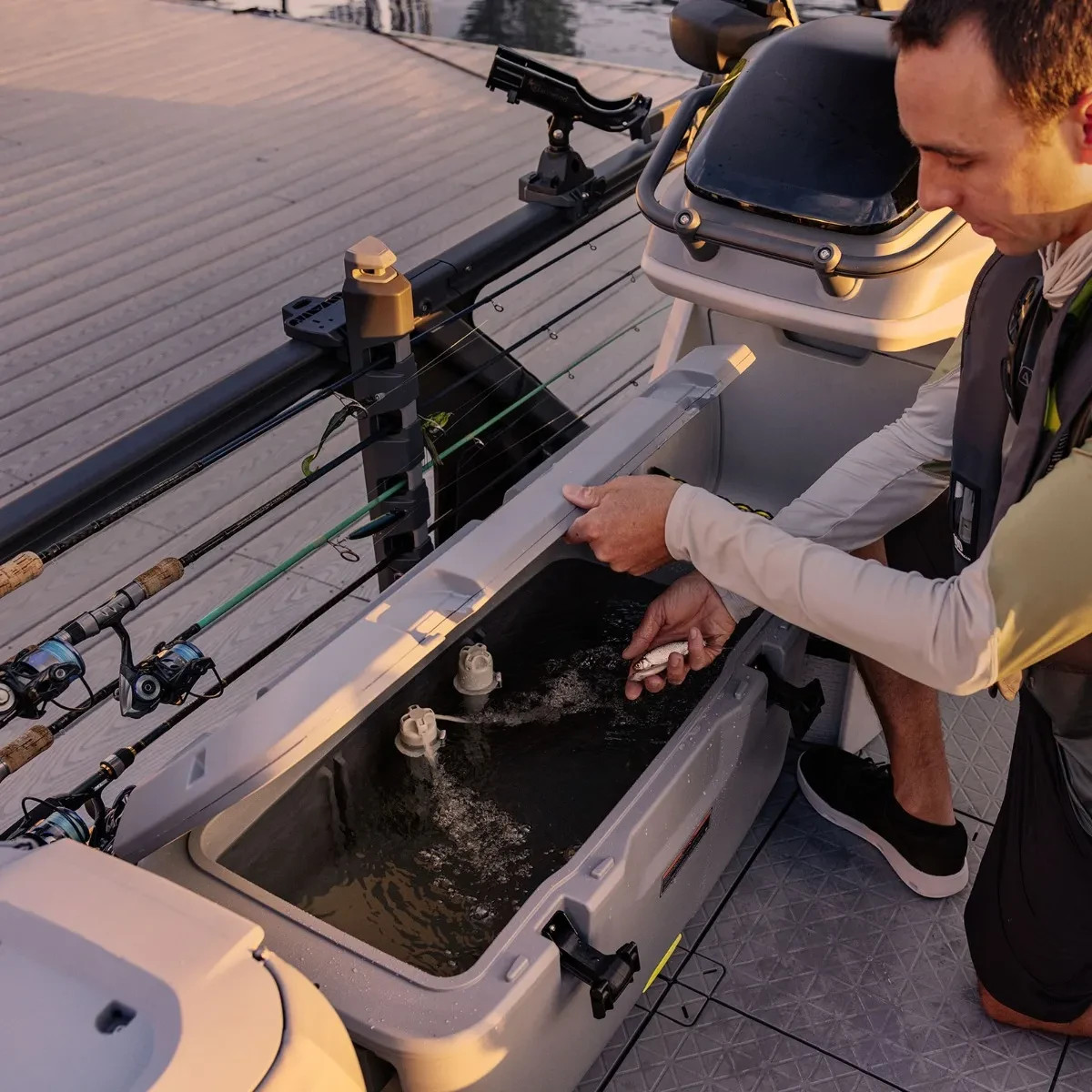 SEA-DOO SWITCH Quick-Attach 18 US Gal (68 L) Cooler for Switch Pontoon 295101304