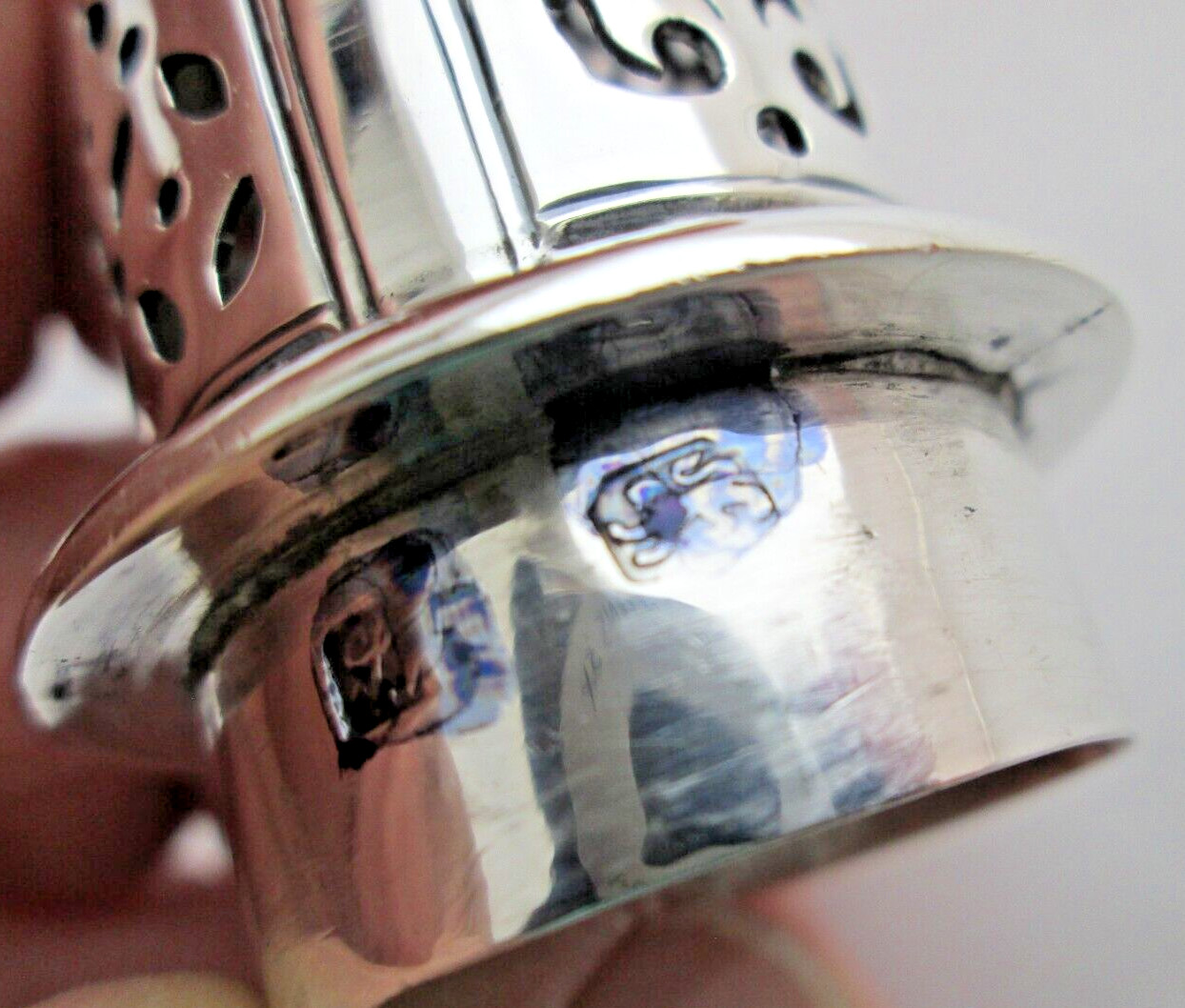 Impressive 1737-8 English Early Georgian Sterling Silver Caster Shaker Muffineer