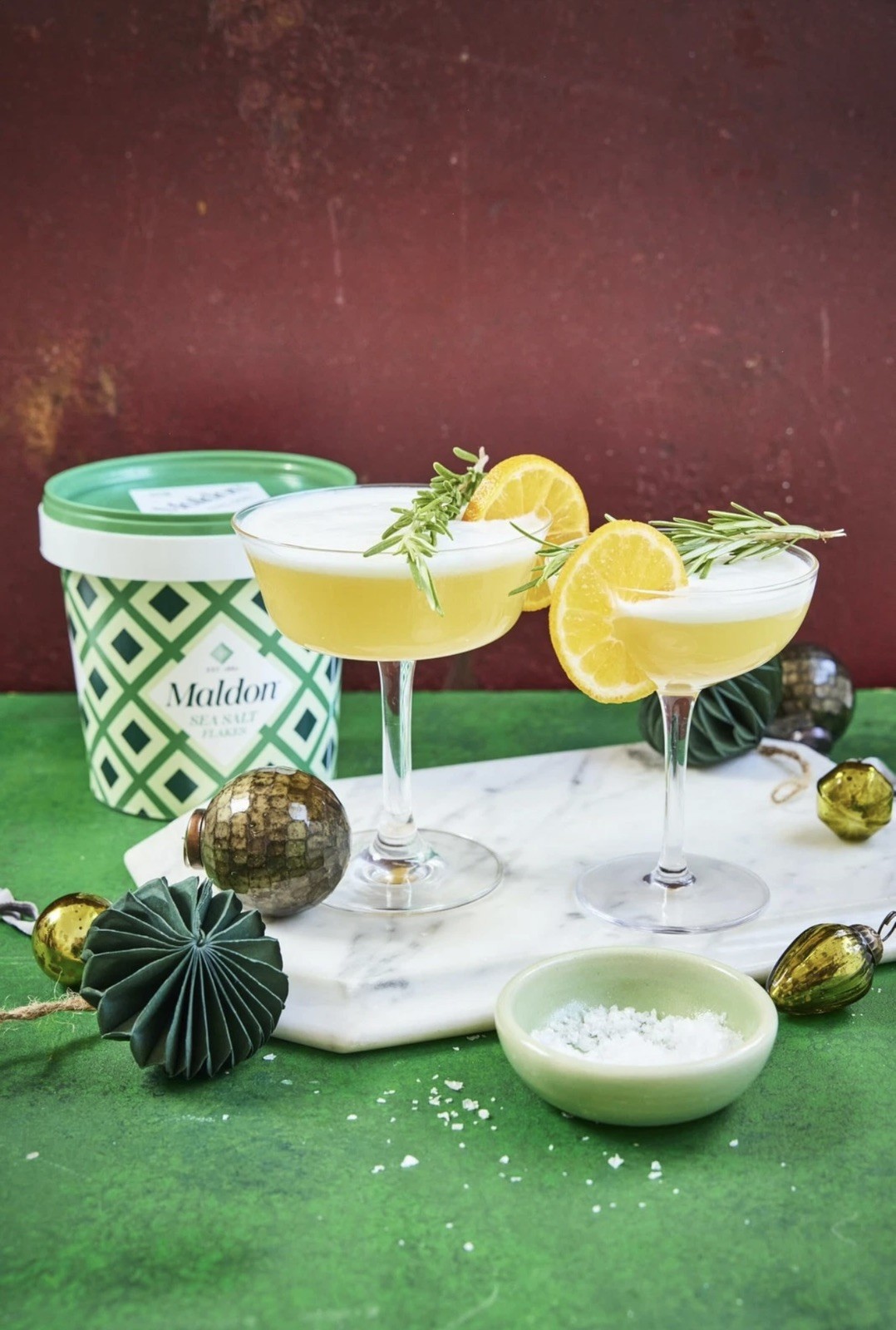 Sea Salt Flakes, 1.25lbs (570 g), Resealable Tub, Kosher, Natural - Maldon