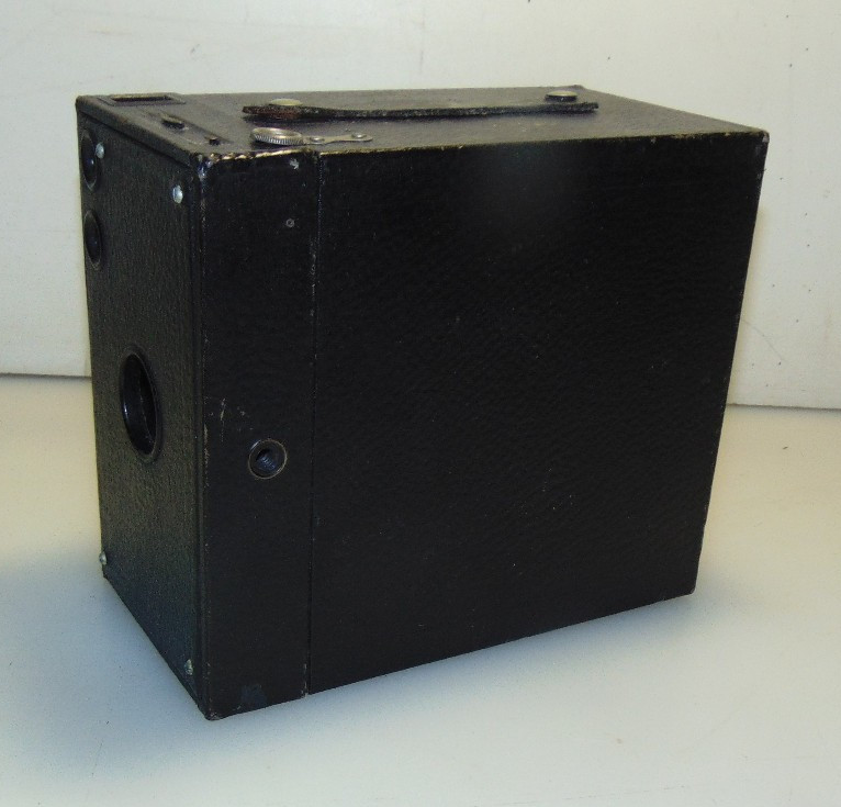 Vintage KODAK BROWNIE No. 2a Box Camera