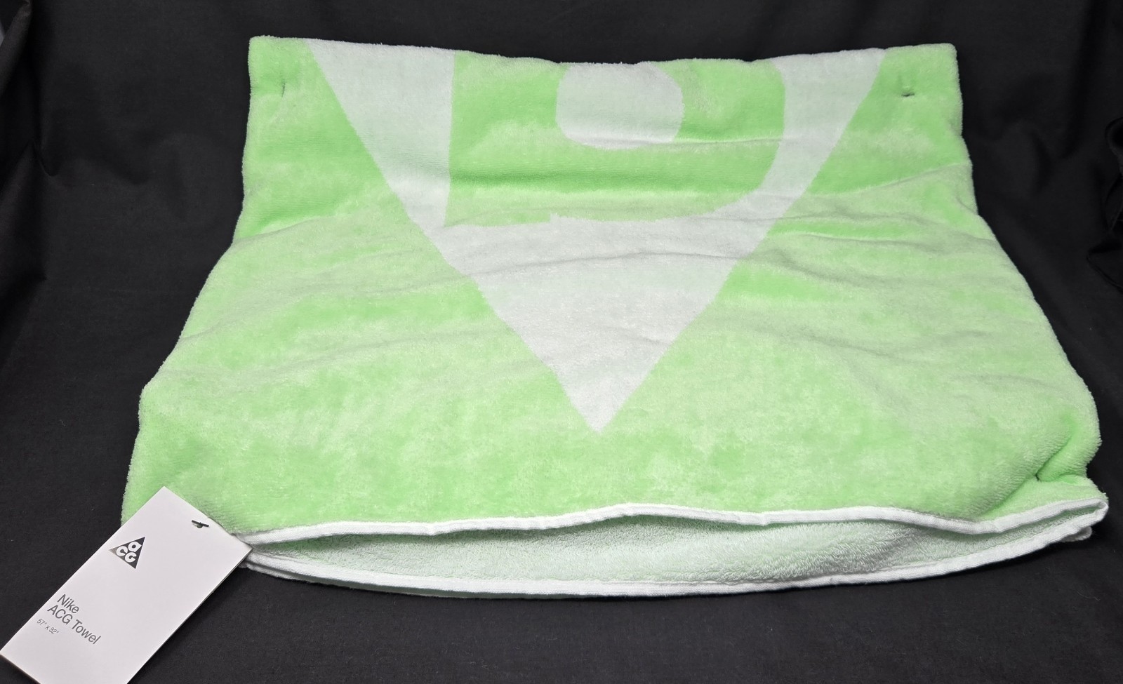 NWT Nike ACG Running Green Towel Unisex Sports Training Tennis Gym Towel 57x32