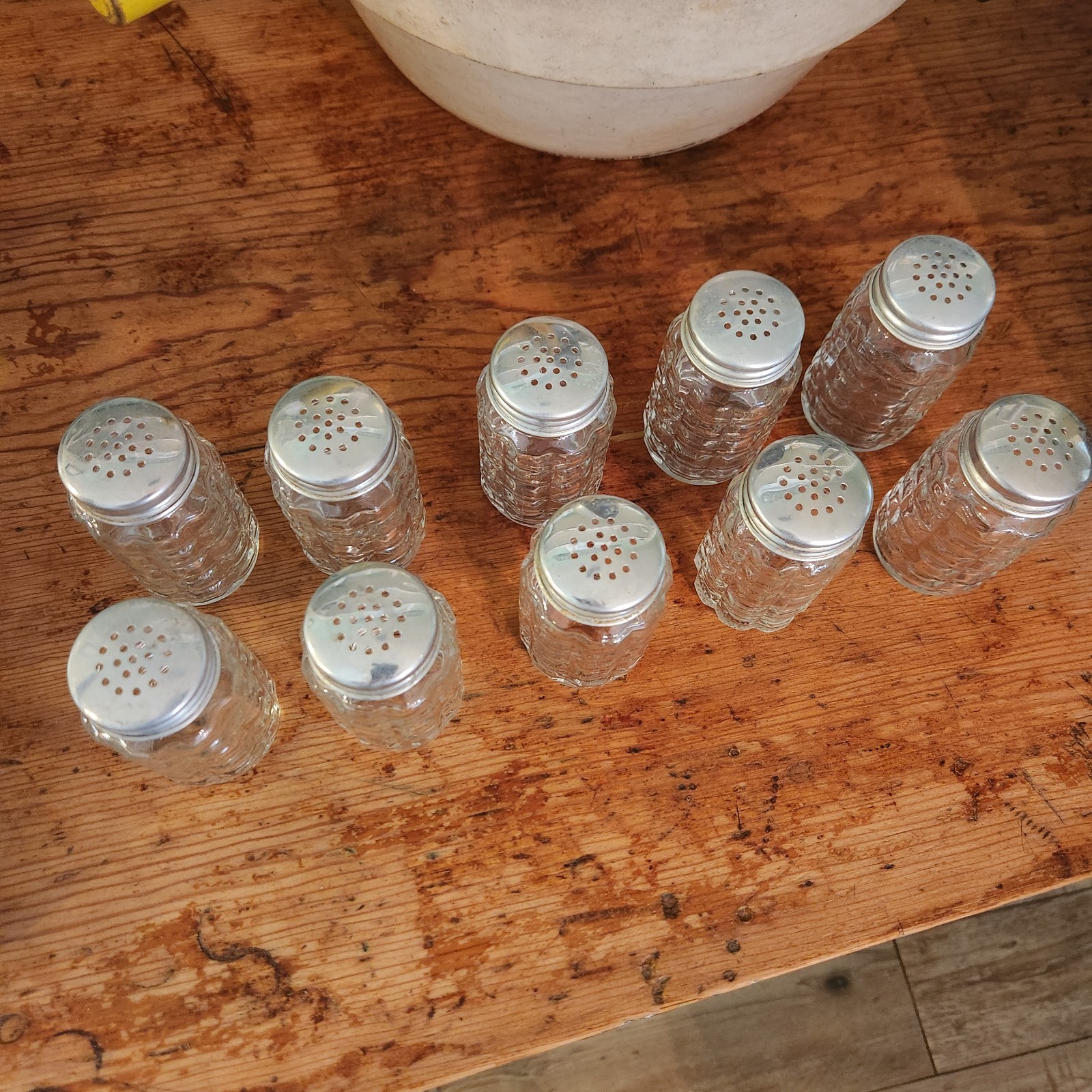 REDUCED! Vintage Glass Salt and Pepper Shakers * Lot of 10 Shakers*Retro Pattern