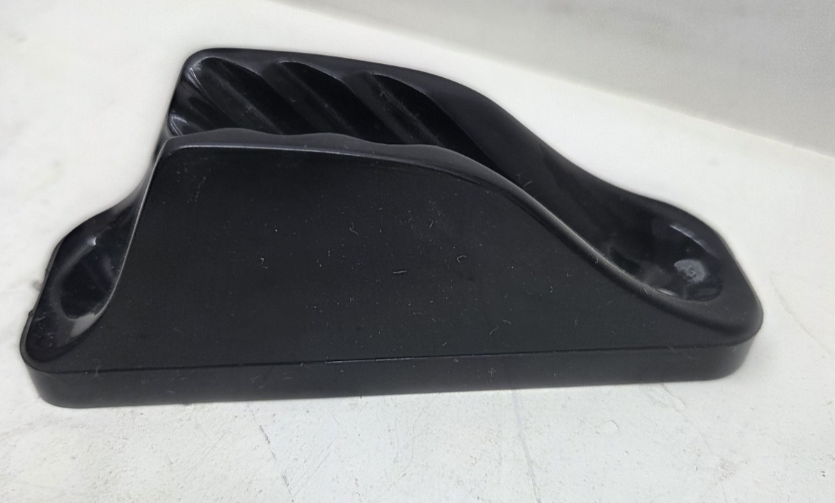Clamcleat CL205 Major Deck Cleat 3/8" to 5/8" Rope - Black