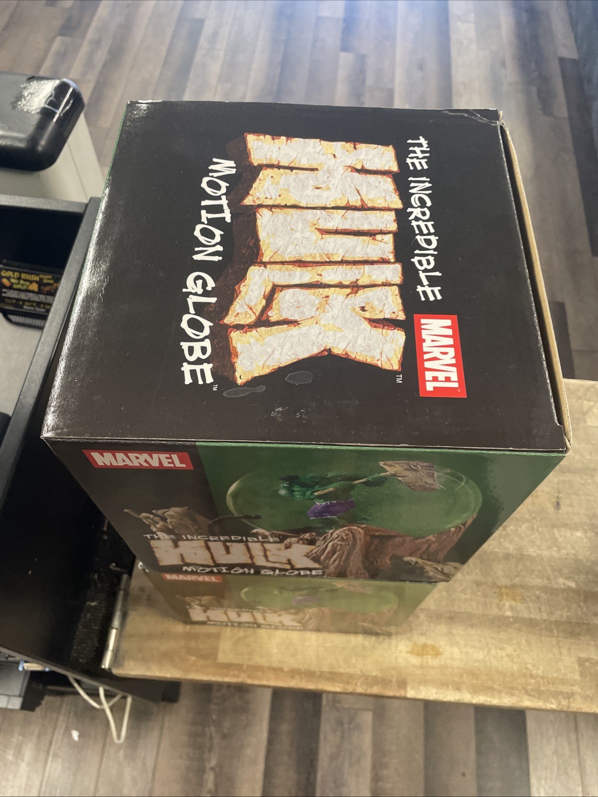 Incredible Hulk Marvel Comics Movie Motion Globe Statue New 2004 Possible Defect