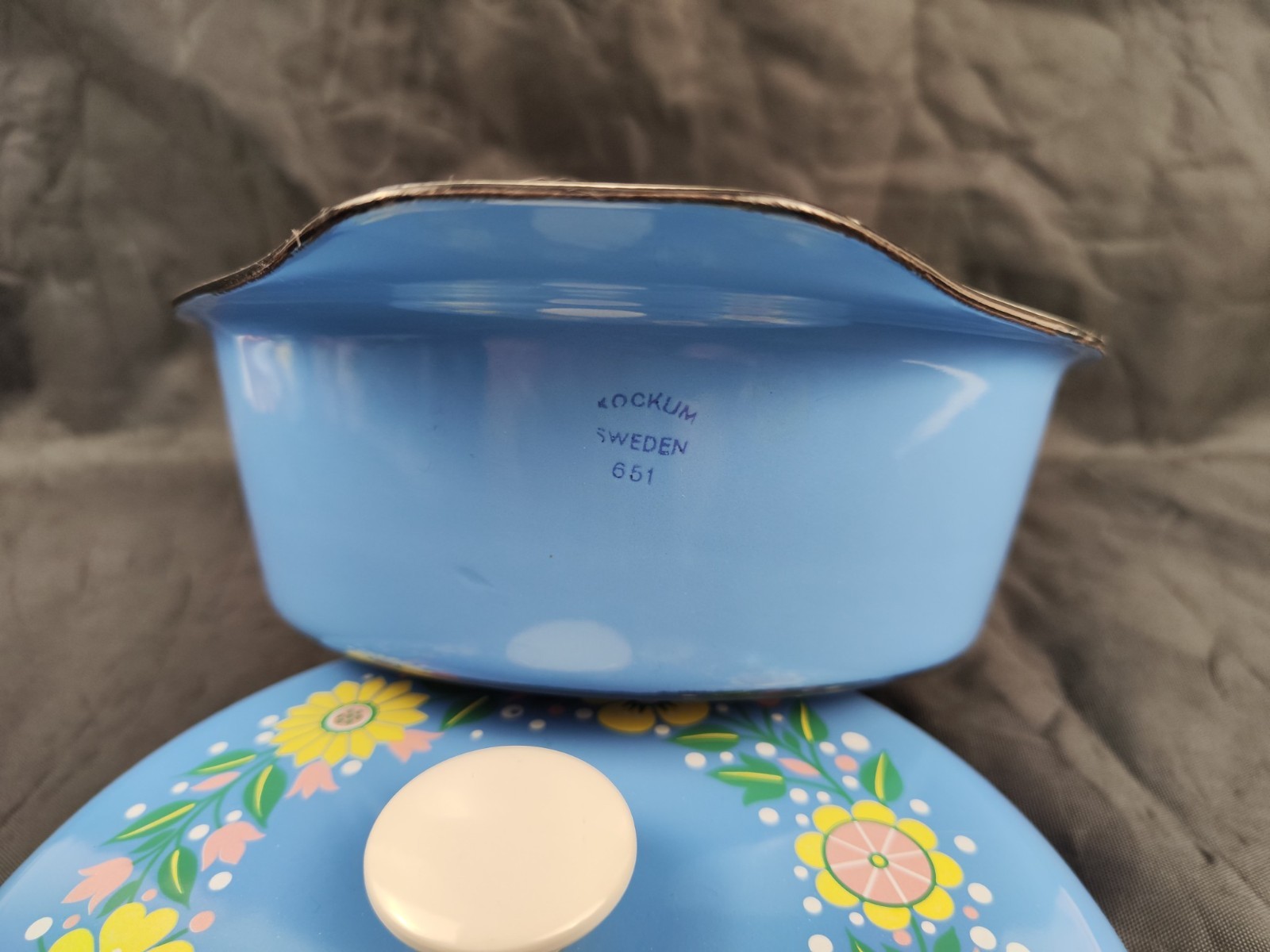 Kockums - Casserole with lid - Sweden - Model: Frestelse - cast iron, enamel