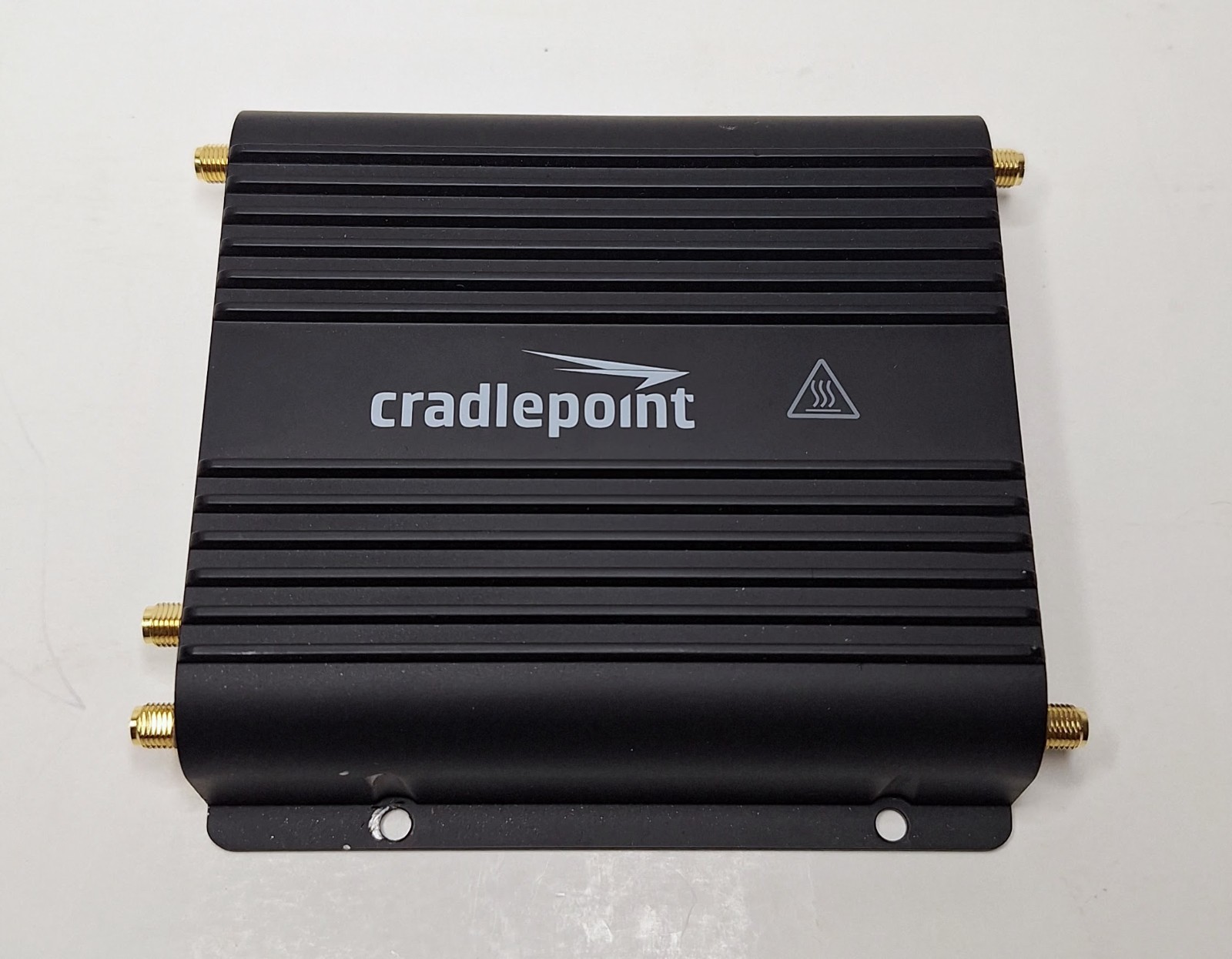 CradlePoint Ruggedized Cellular Router LTE 2.4GHz 5GHz 2GbE | IBR900-600M