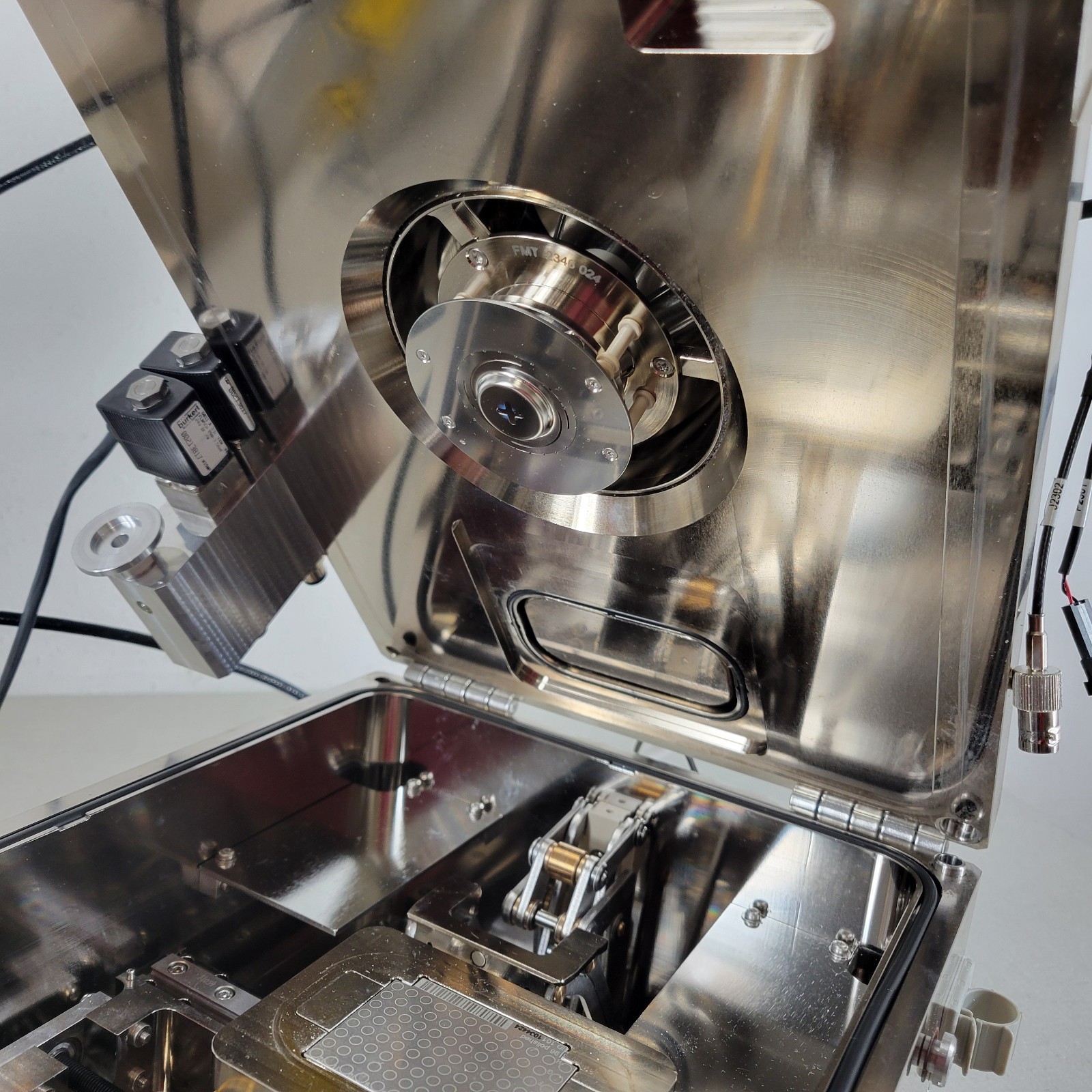 Lot of 2 Bruker UHV-Compatible XY Stage High Vacuum Mass Spectrometer Chamber