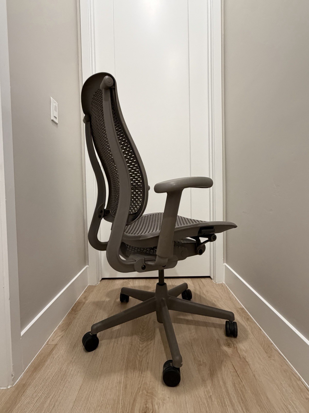 Herman Miller Celle Ergonomic Office Chair Gray Fully loaded Authentic 9.5/10
