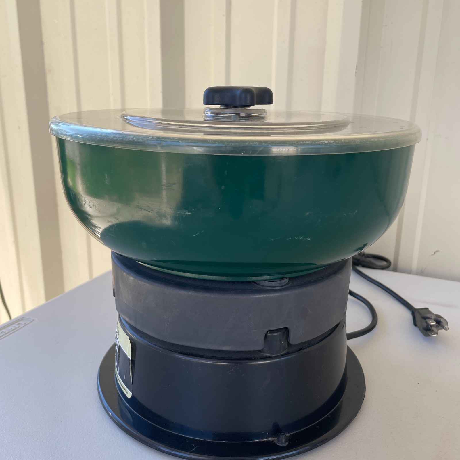 Cabelas Model 400 Vibratory Case Tumbler Cleaner Ammo Bullet Reloading Tool VG