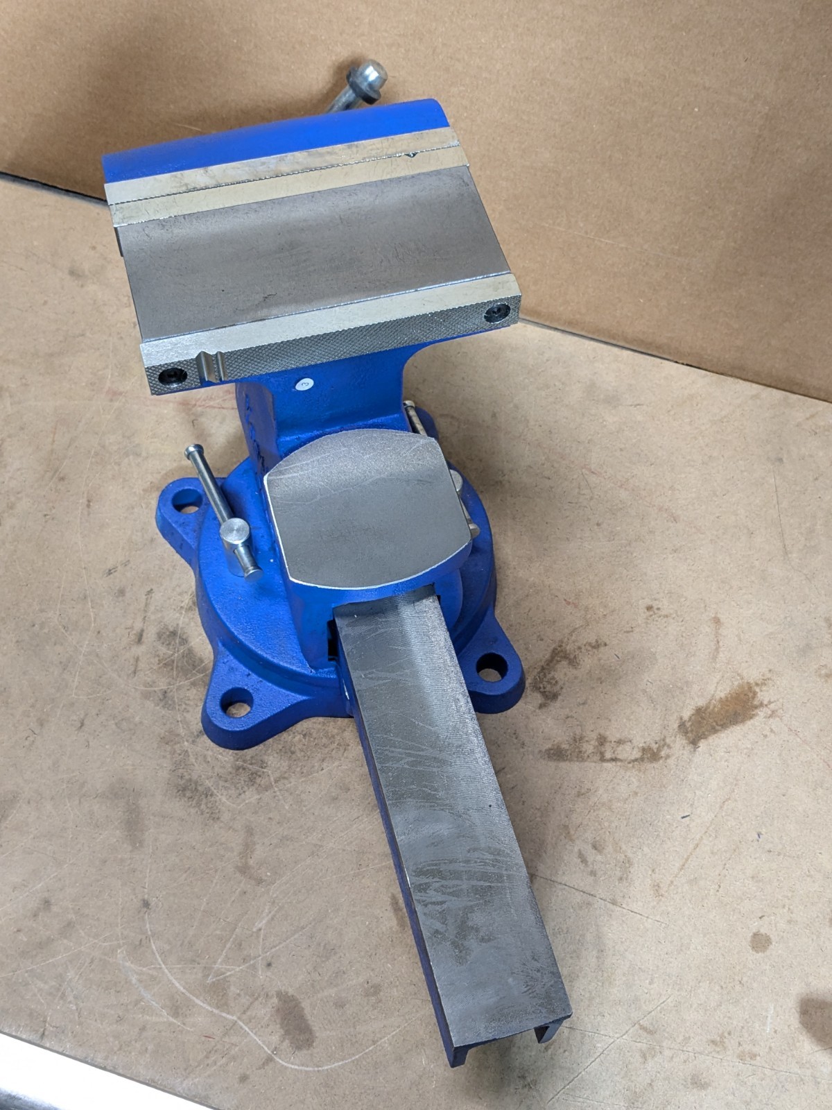 Yost Reversible Bench Vise w/ Swivel Base 8" Jaw Width 8.5" / 12.5" Opening