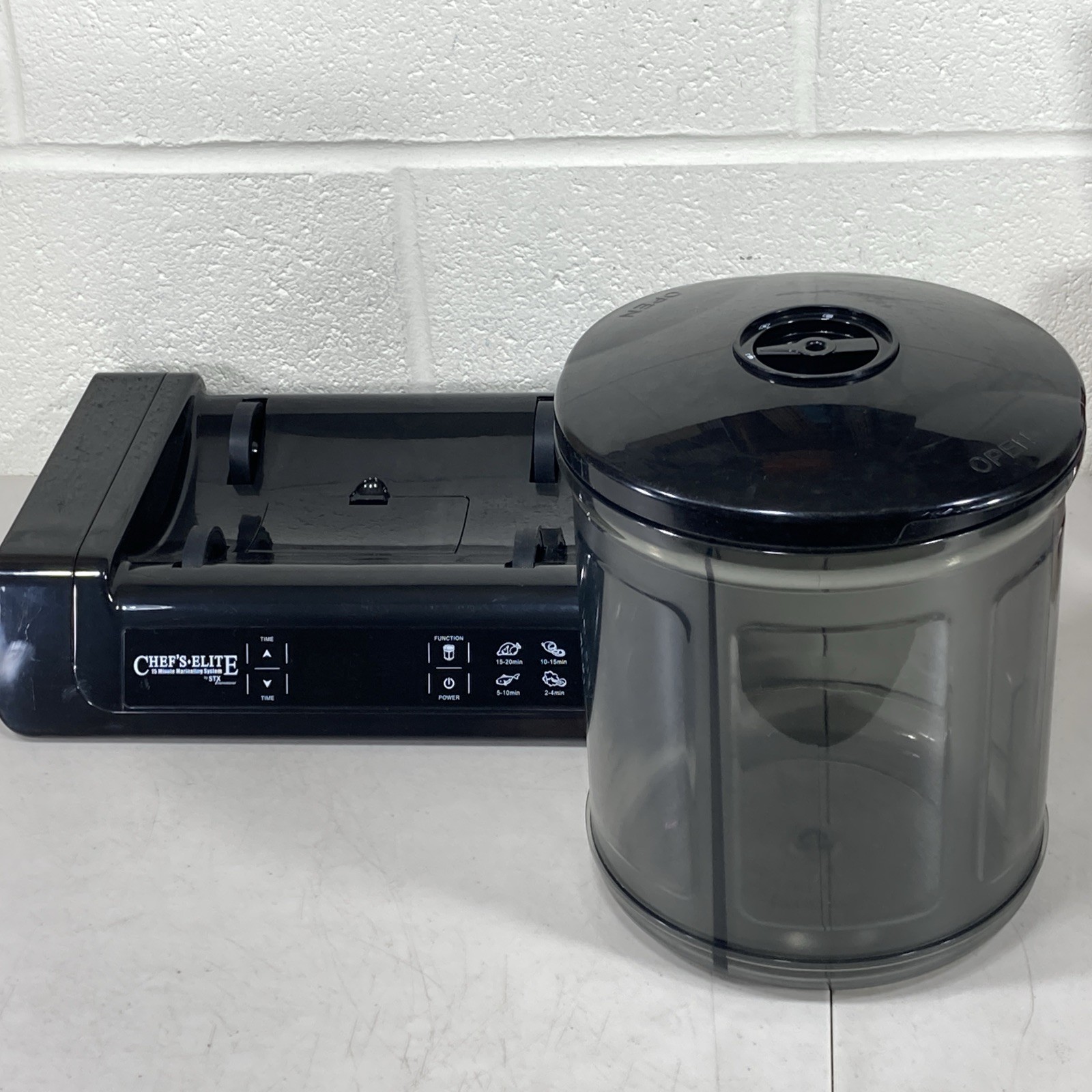 Chef's Elite 15 Minute Marinator - Meat & Vegetable Vacuum Tumbler STX-1000-CE