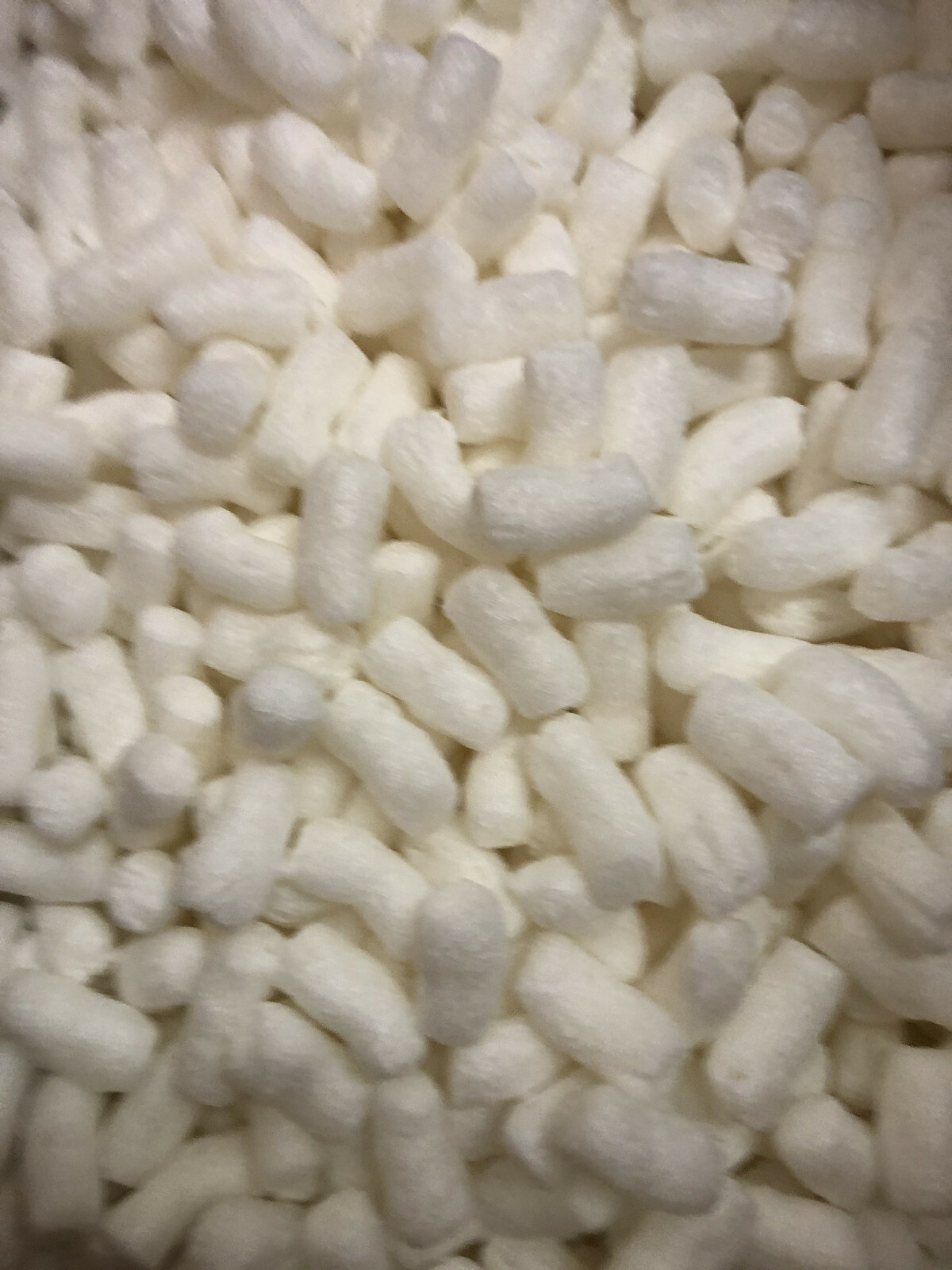 Biodegradable Packing Peanuts 1.5 cu ft Compostable White Noodle Shaped