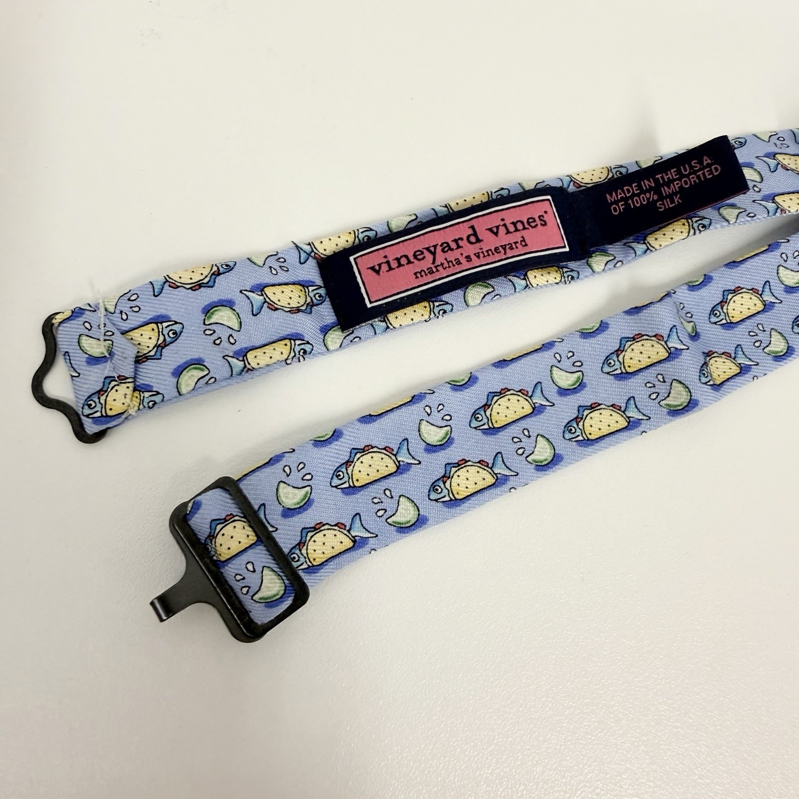 Vineyard Vines NEW Boy's Bow Tie "Fish Tacos" Blue Silk USA 2" (W) x 16.5" (L)