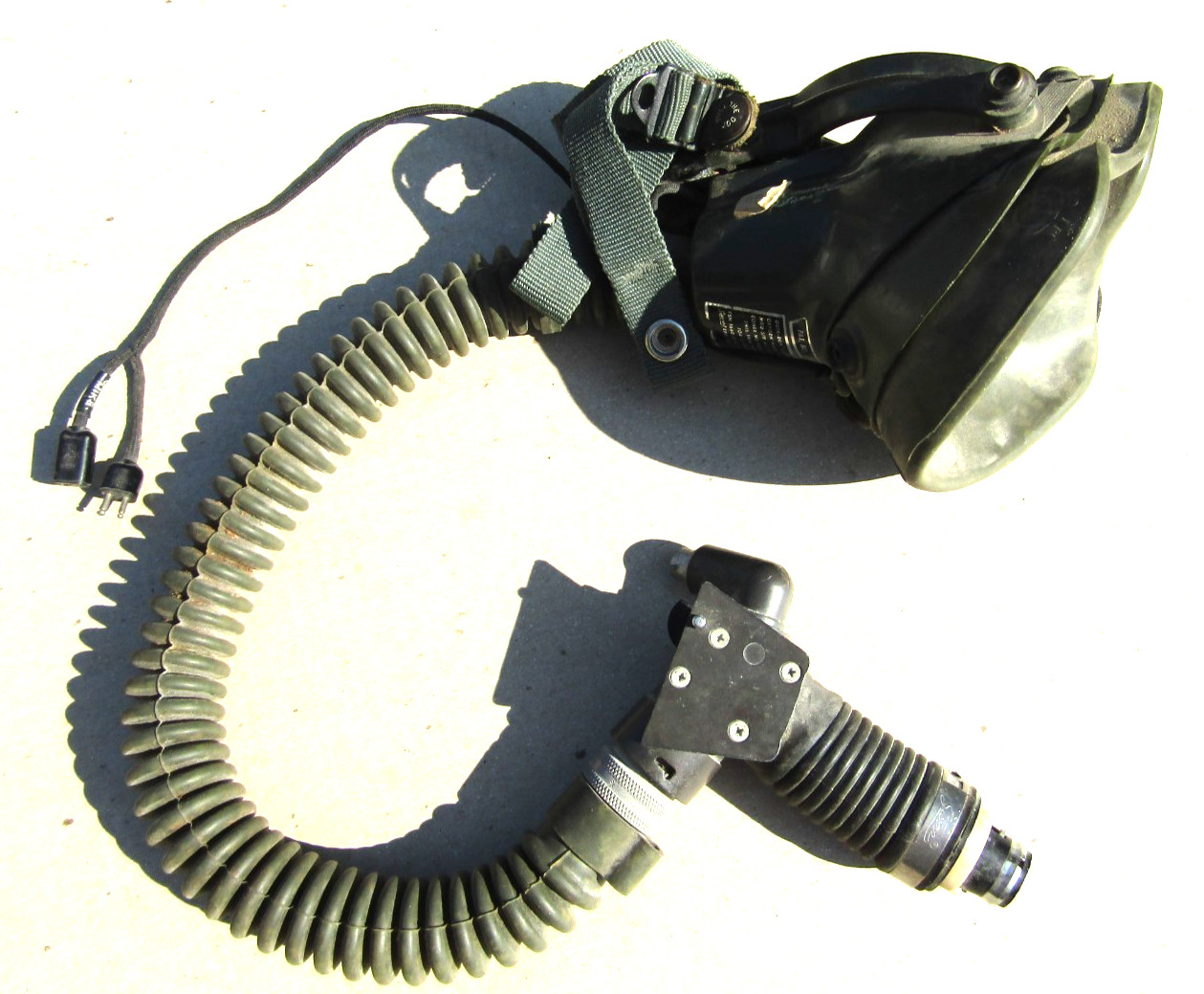 VIETNAM ERA PILOT OXYGEN MASK MBU-5/P SIERRA