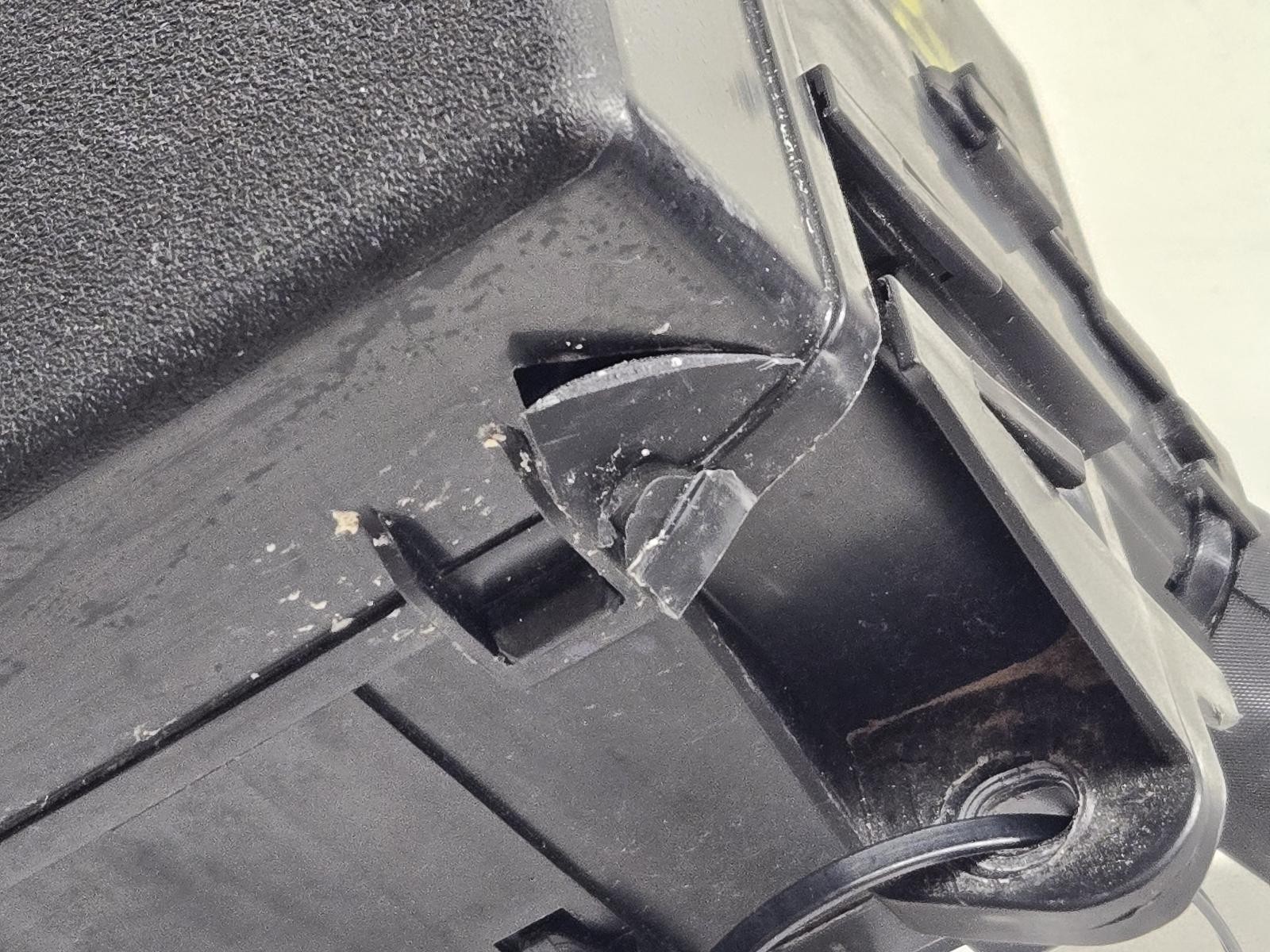 2018-22 Mitsubishi Outlander PHEV 2.0L Engine Fuse Box Plug-In Hybrid BROKEN LID