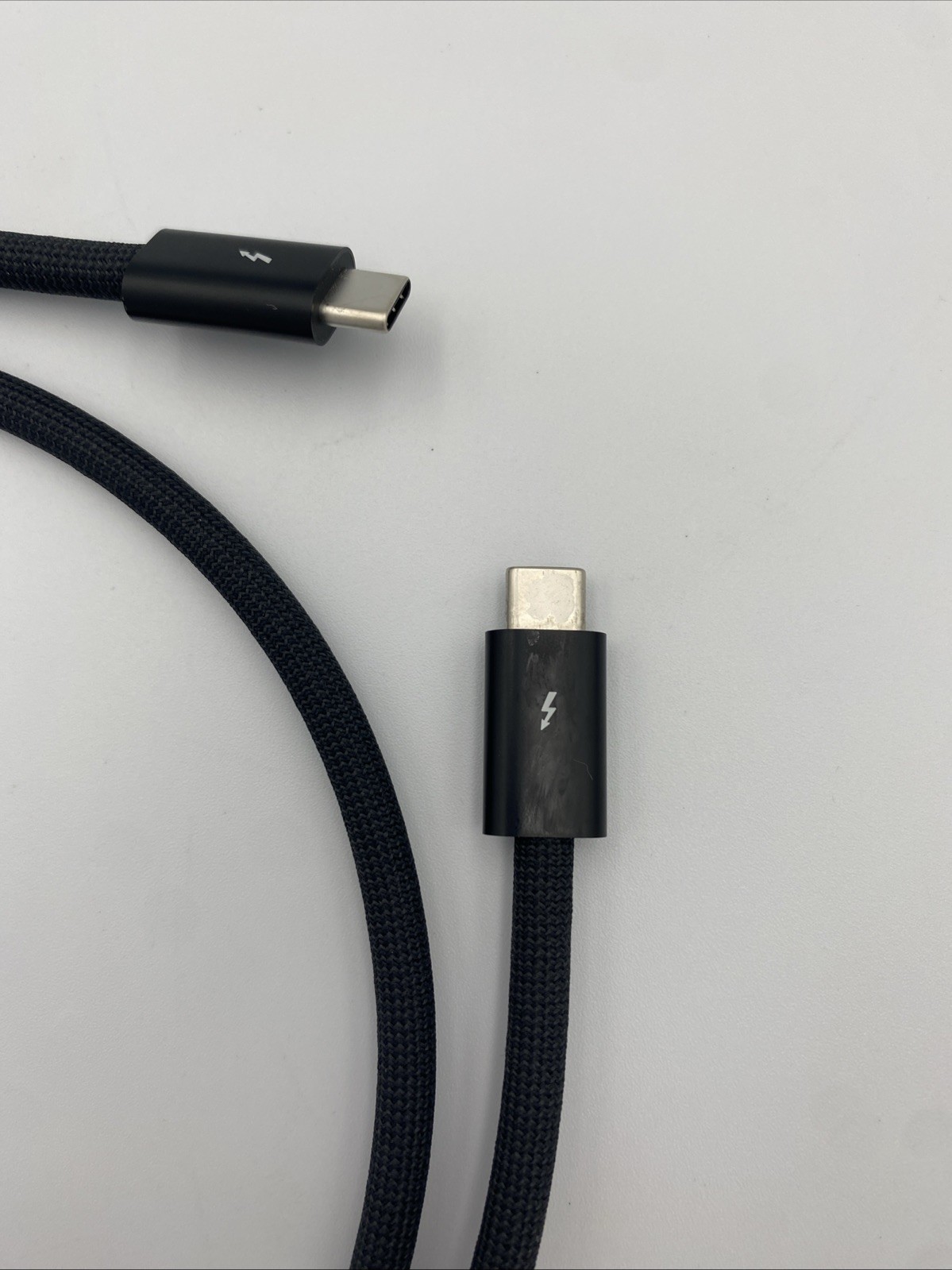 Apple Genuine Thunderbolt 4 Pro Cable - 1m, Black, MU883AM/A, A2804