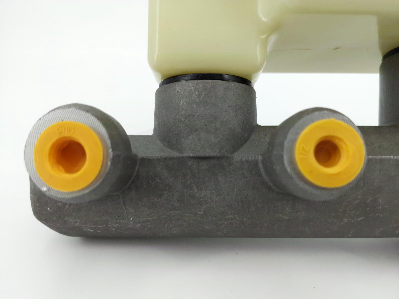 Dorman M39646 Master Brake Cylinder for 88-94 Chevy GMC K1500 C1500 K2500 C2500