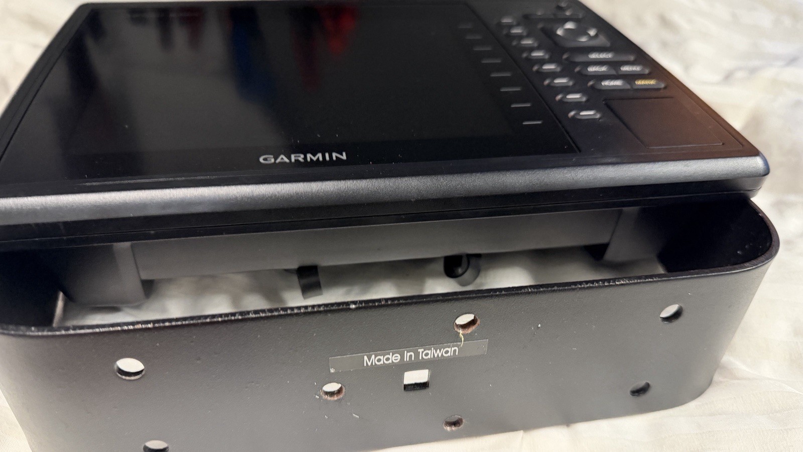 Garmin GPSMAP 840xs Chartplotter MFD Display w/ SunCover and cord