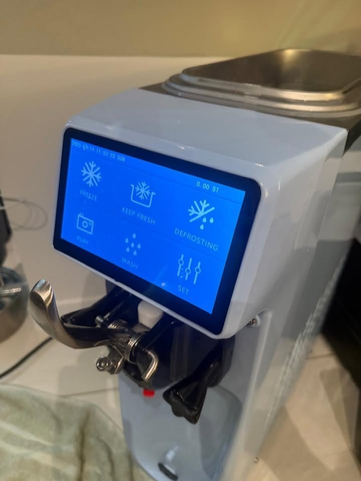 Gseice Commercial Soft Serve Ice Cream Machine – Works – Touchscreen Wash Button