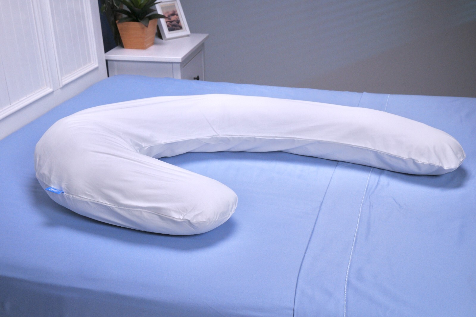 Contour Swan Pillowcase Protector