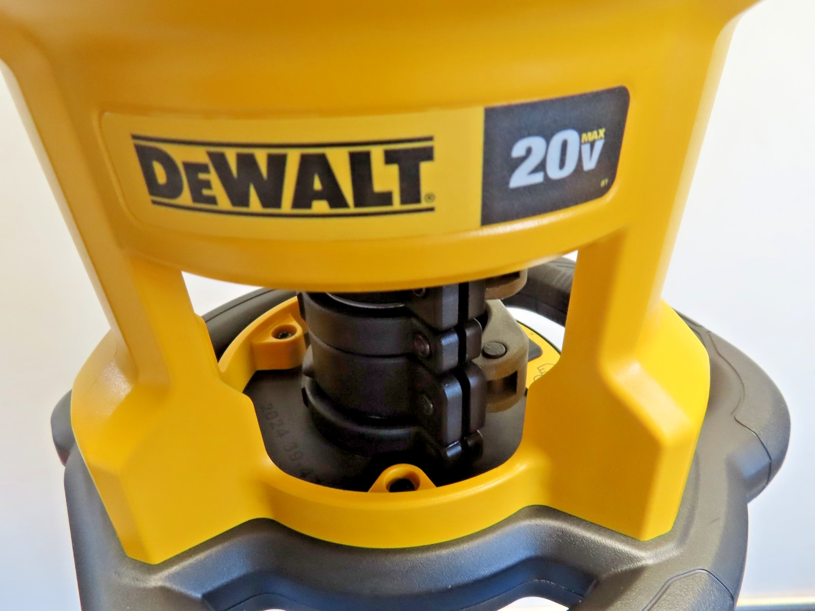Dewalt DCL079 20v Max Cordless Tri-Pod LED Job Site Work Light (Tool Only)