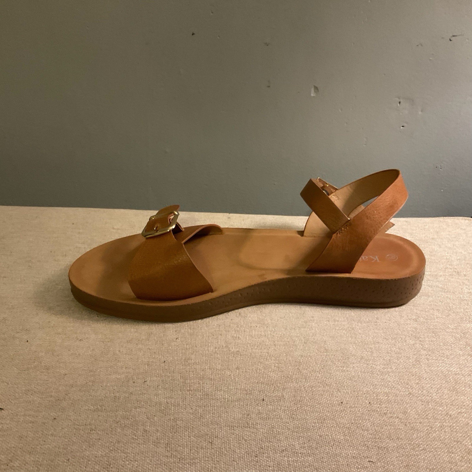 Kate Park Brown Strappy Flat Buckle Sandals Women’s Size 9 NWOB