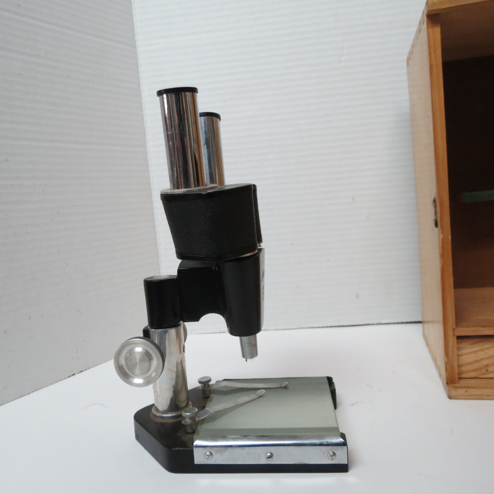 Vintage Lafayette Stereo Microscope 30XW 50X in Original Wooden Box Rare!