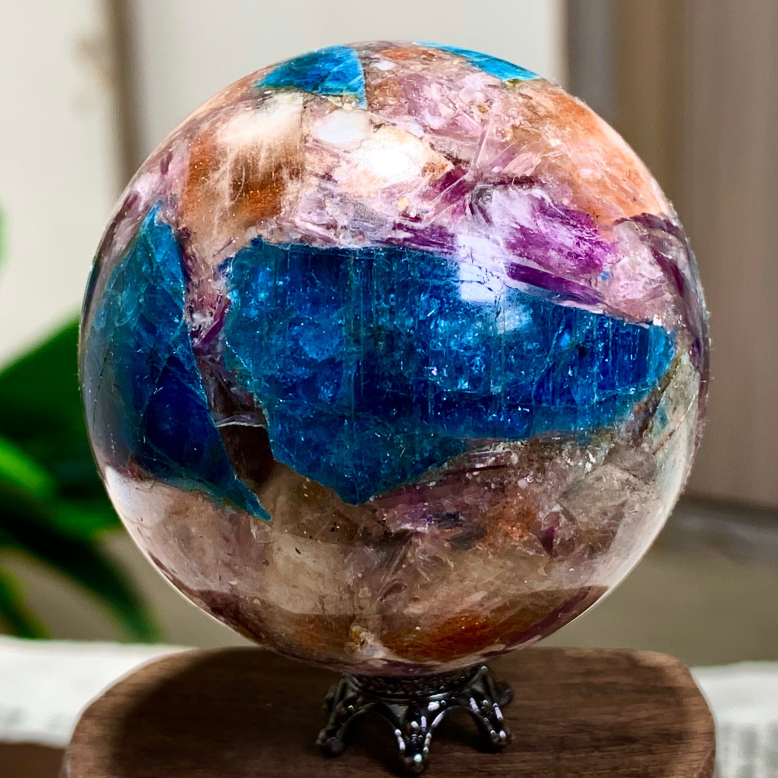 180G Natural Blue Aptite +Sun Stone purple lepidolite Sphere mineral sample