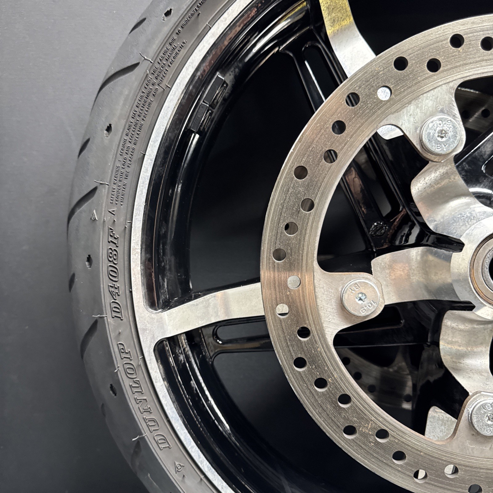 HARLEY TOURING HELIX 19x3.5 FRONT WHEEL ROTORS TIRE 43300926 41500158A 43100045