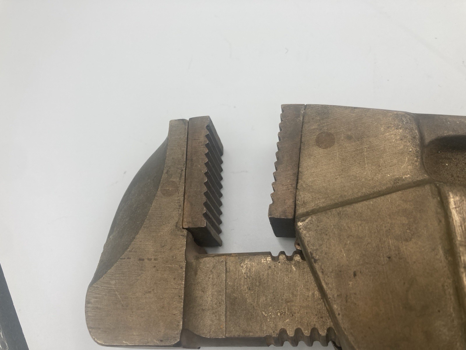 Ampco Safety Tools 24” L 4-1/4” Capacity Aluminum Bronze Pipe Wrench W-214