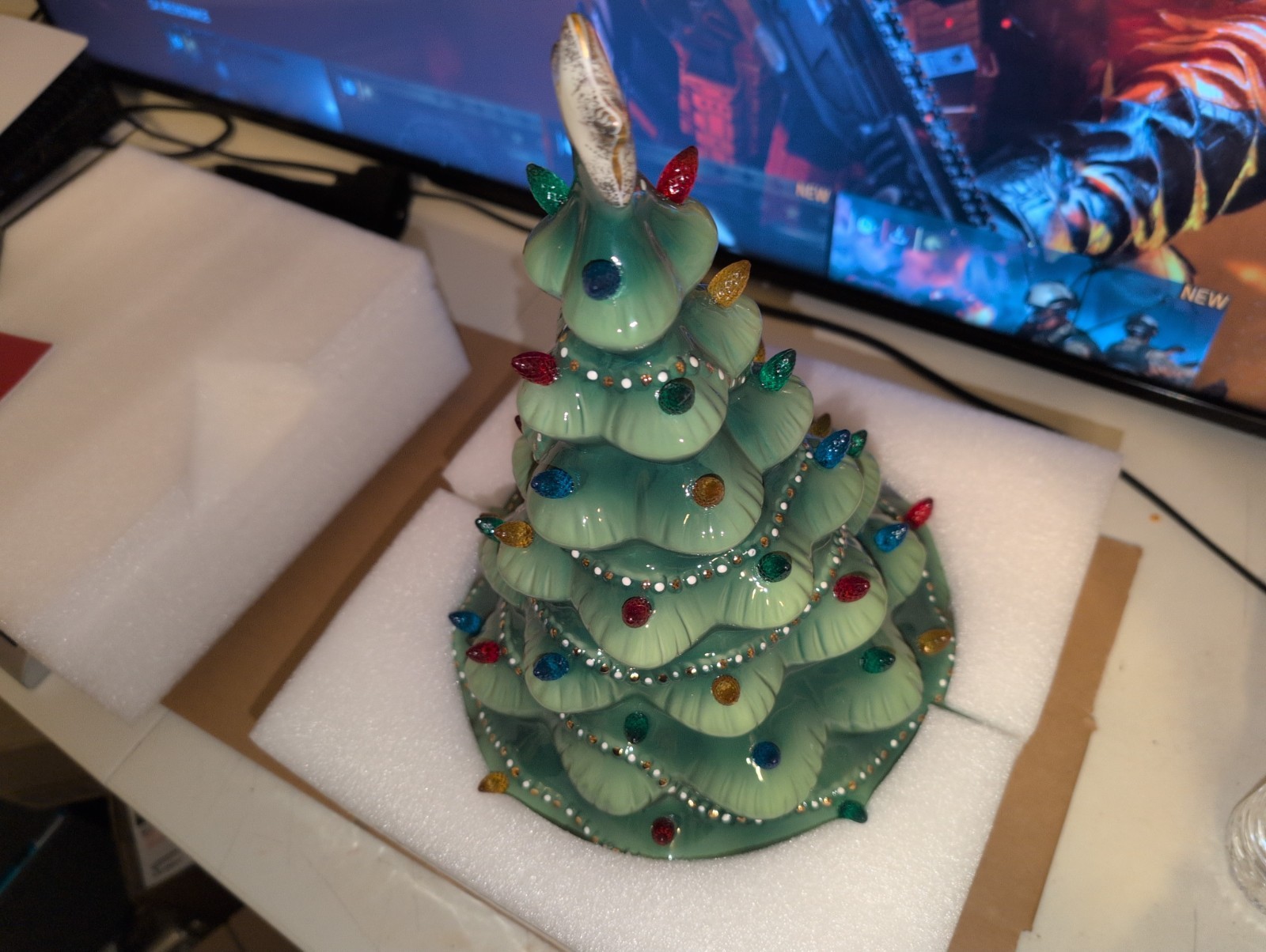 Lenox 890573 Treasured Traditions Green Light-Up Tree Figurine Christmas Holiday