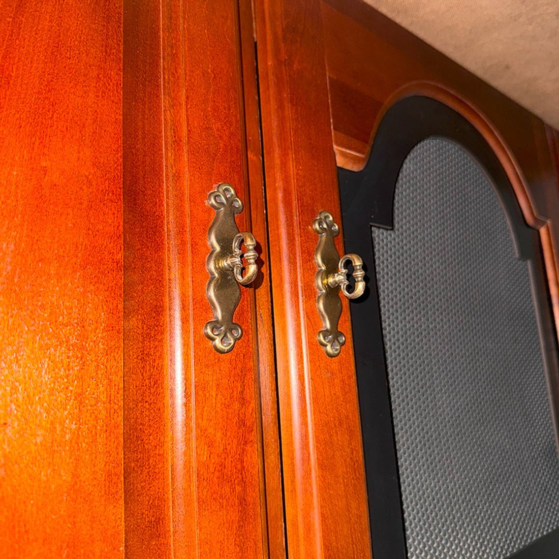 Thomasville Broyhill Cherrywood Entertainment Center Cabinet USA Original Owners