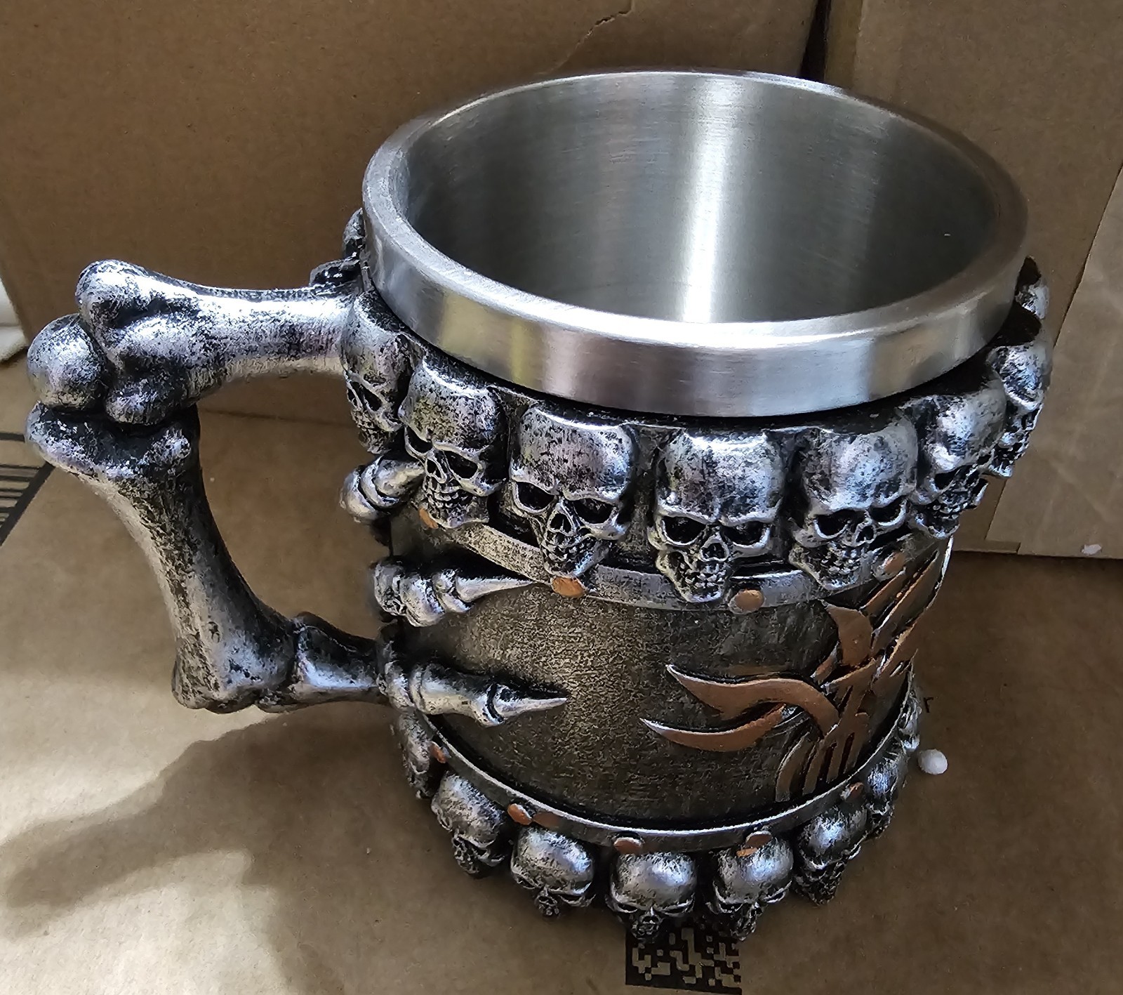 Magic Claw Mug, resin double layer stainless steel,skull shaped