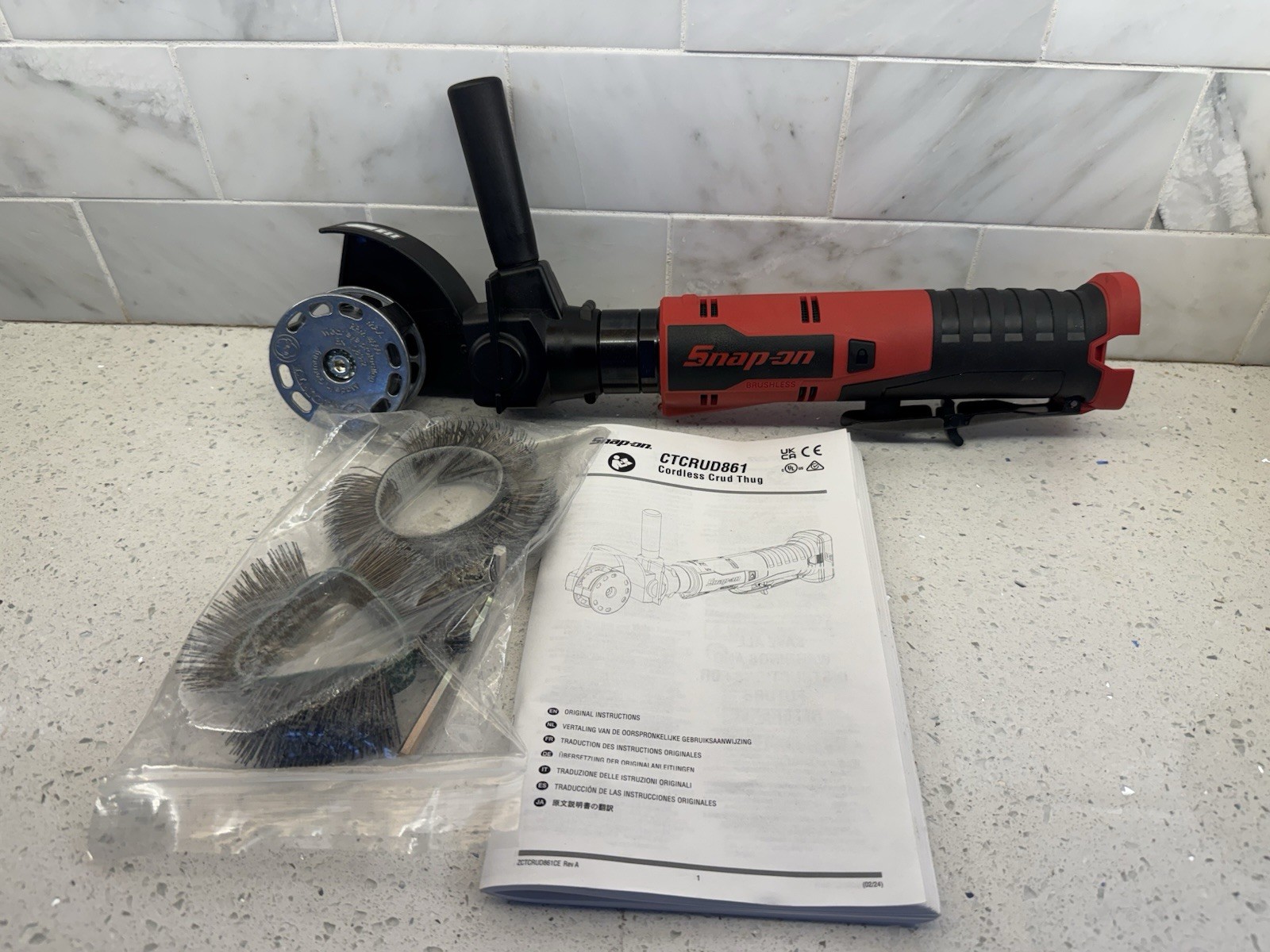 NEW Snap-on CTCRUD861DB 14.4V Lithium Ion Cordless Crud Thug Removal - Tool Only