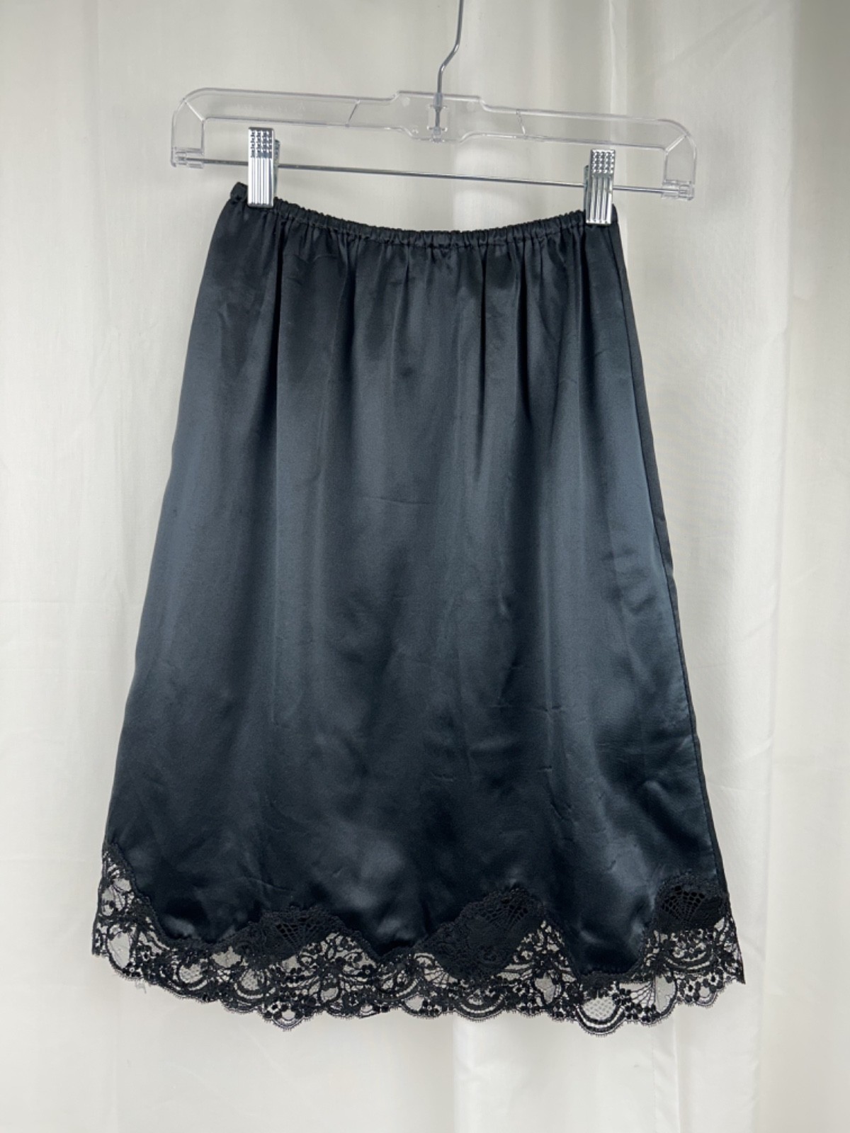 Adagio Patricia Fieldwalker Half Slip 100% Silk Black Knee Length S