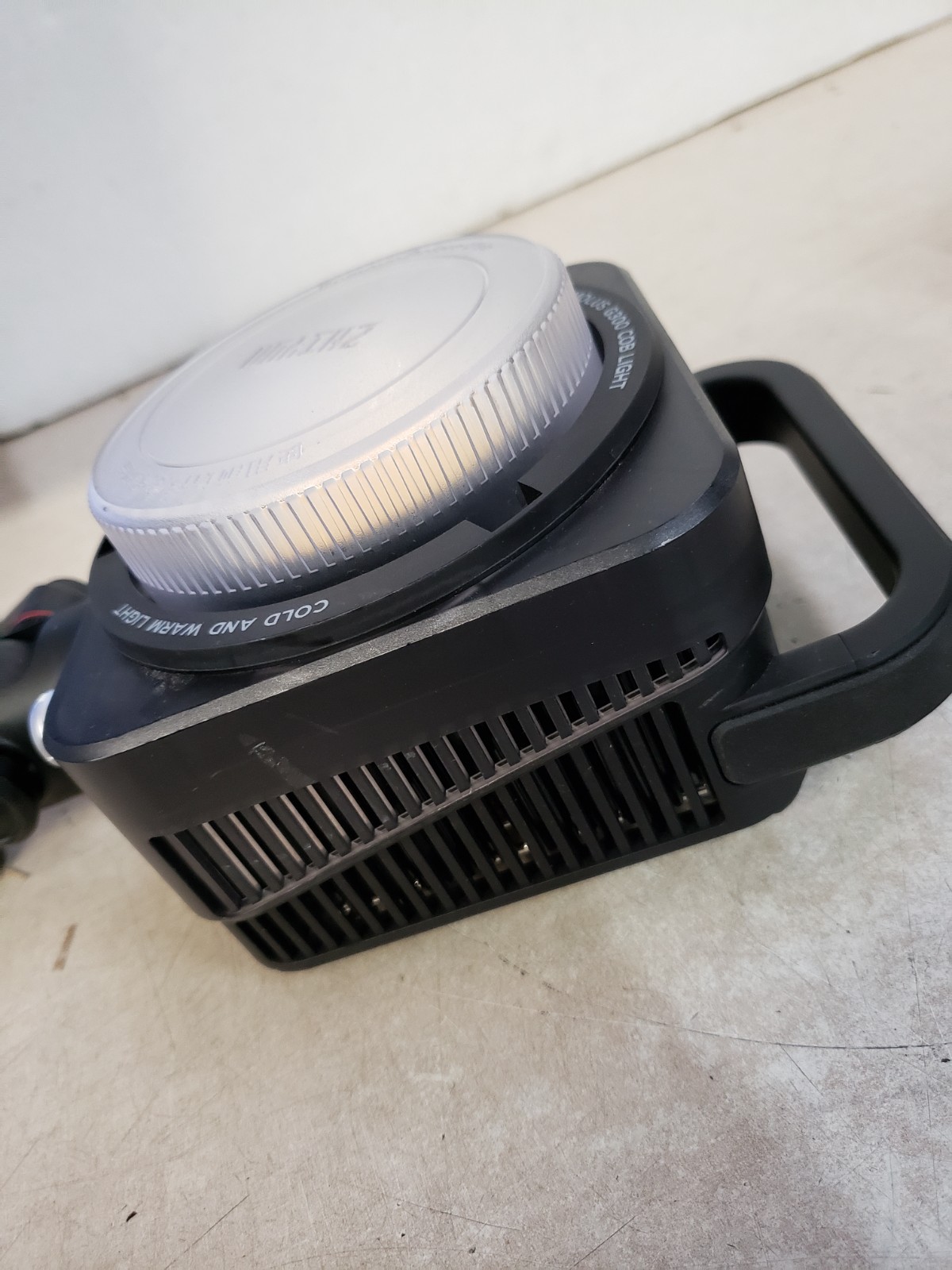 ZHIYUN MOLUS G300, 300W COB Bi-Color LED Video Light (Main Unit Only)